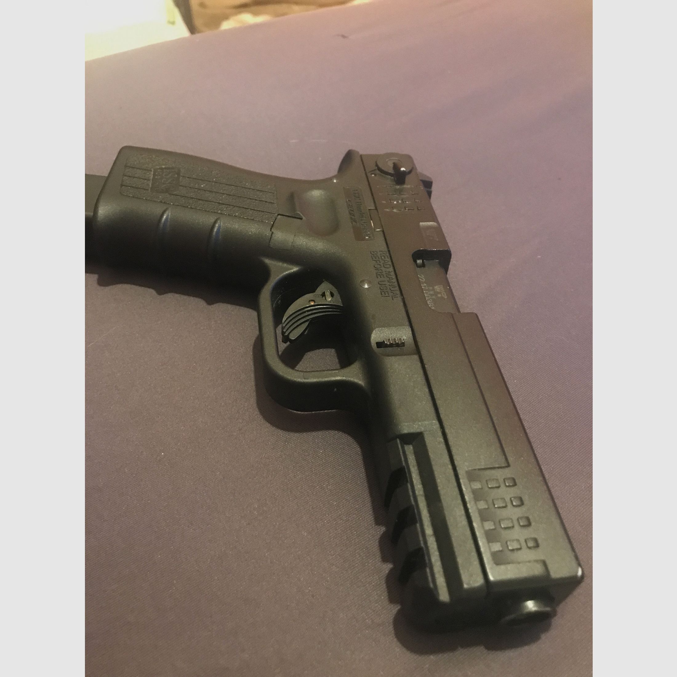 ISSC M22 cal.9mm P.A.K