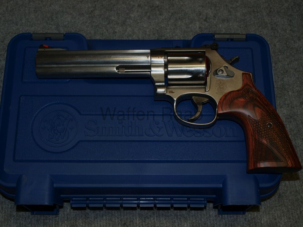 Smith & Wesson S&W 686 Plus DELUXE