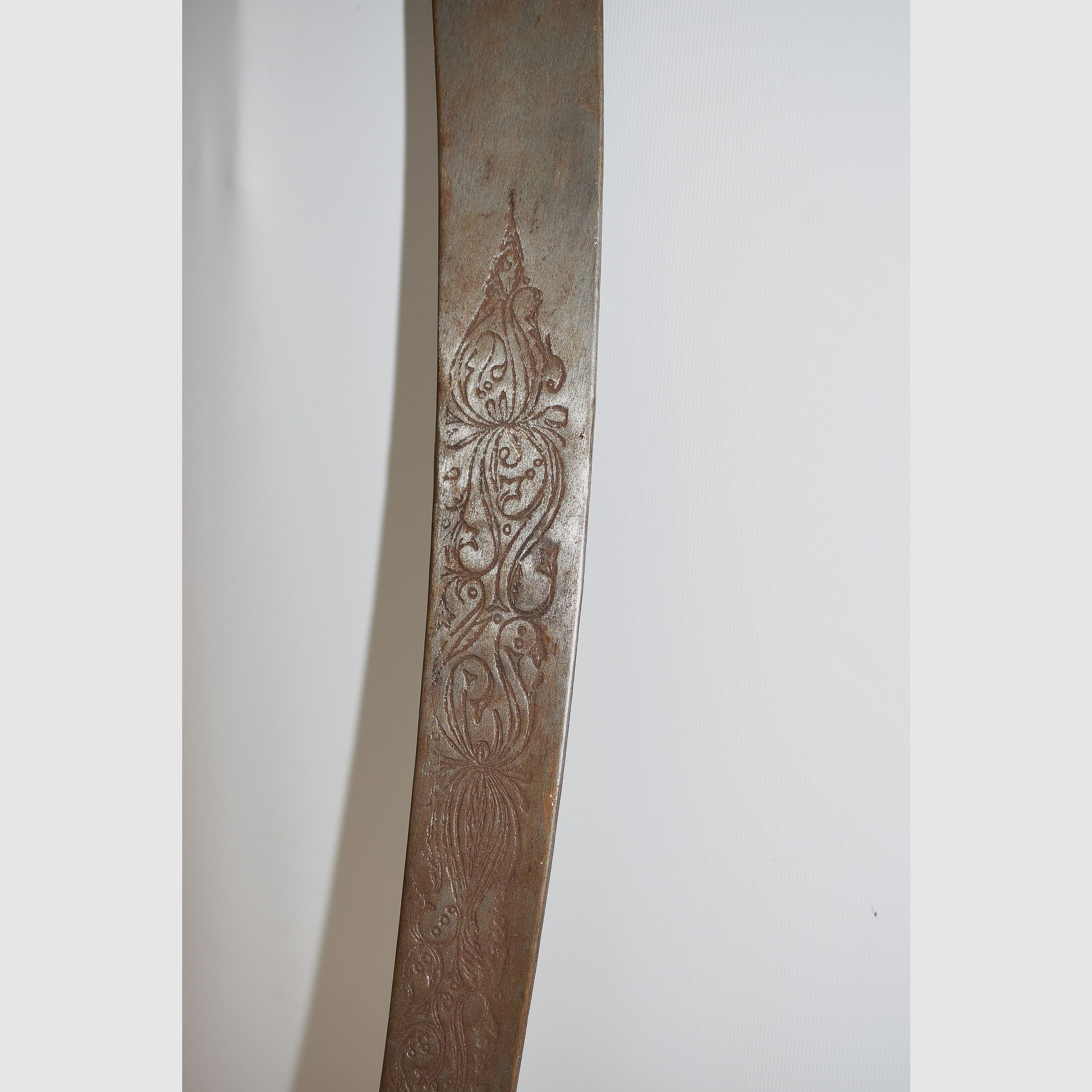 Antikes orientalisches Schwert, Säbel mit Drachen, Gesamtlänge 85 cm