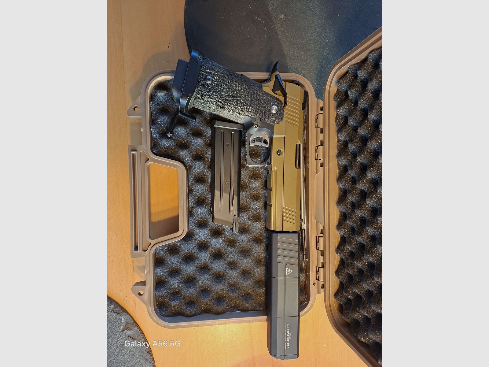 Golden Eagle hi-capa 3303 Mejorada, imagen 2 de 4