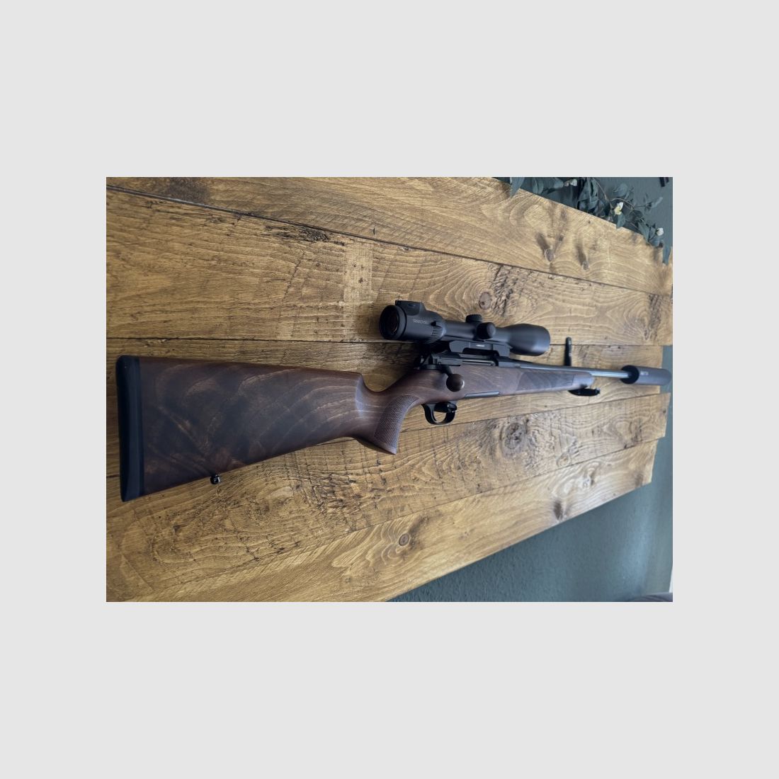 Steel Action HS .270win Holzklasse 4 inkl. Swarovski z6i 2-12x50 und Schalldämpfer