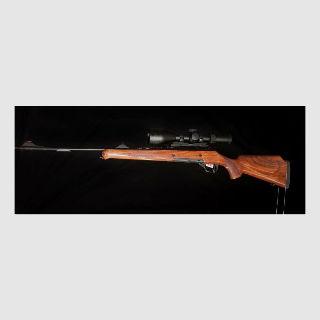 Kompletny zestaw młodego myśliwego z karabinem powtarzalnym z lunetą luksusową, drewno Haenel Jäger 10 Timber Edition, montaż Dentler