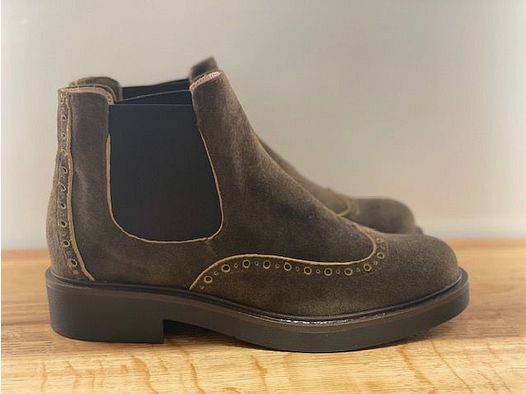 dirndl & bua Stiefeletten Antikbock in Moor