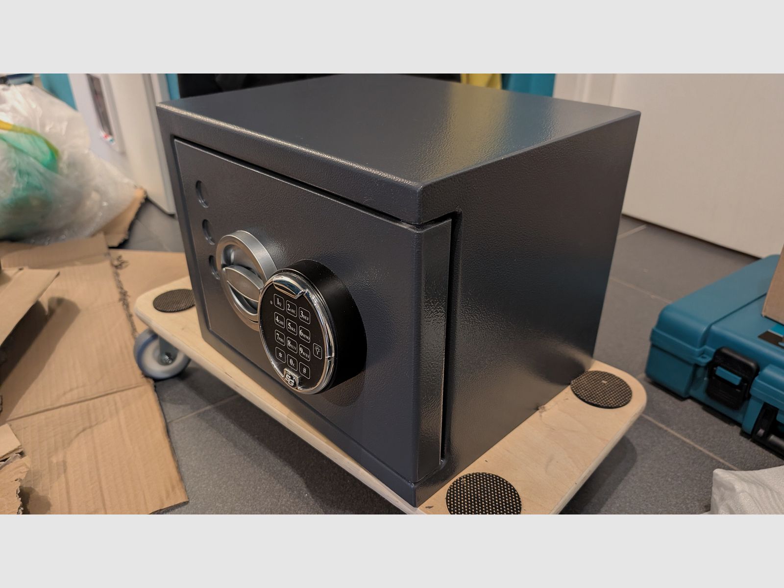 Kurzwaffenschrank KWT 800 Grad 0 mit Zahlenschloss von Eisenbach NEUWERTIG!!!