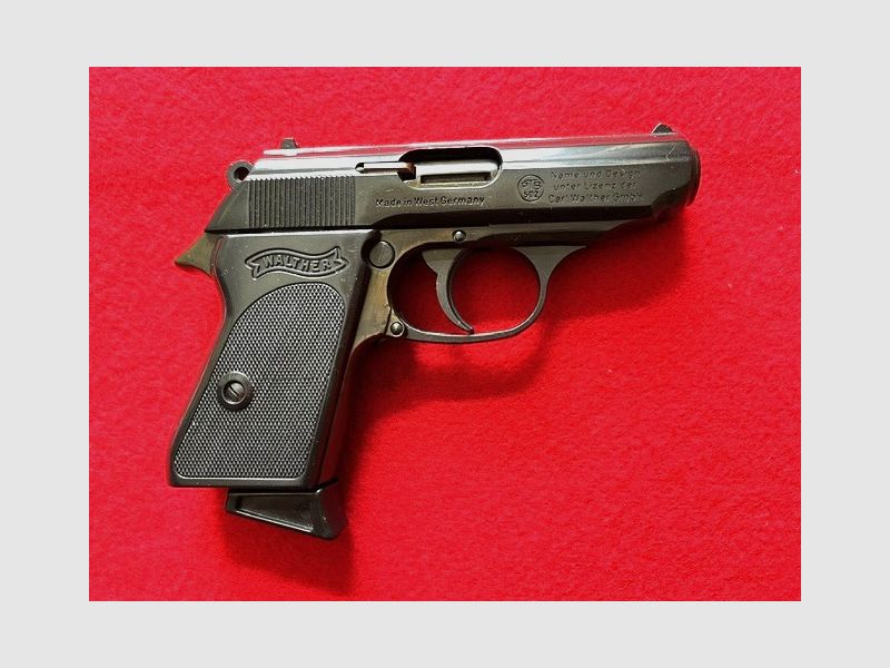 WALTHER PPK 8mm blank firing pistol