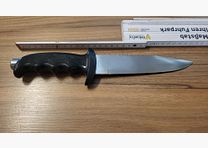 Outdoor/hunting knife with plastic handle – fixed blade