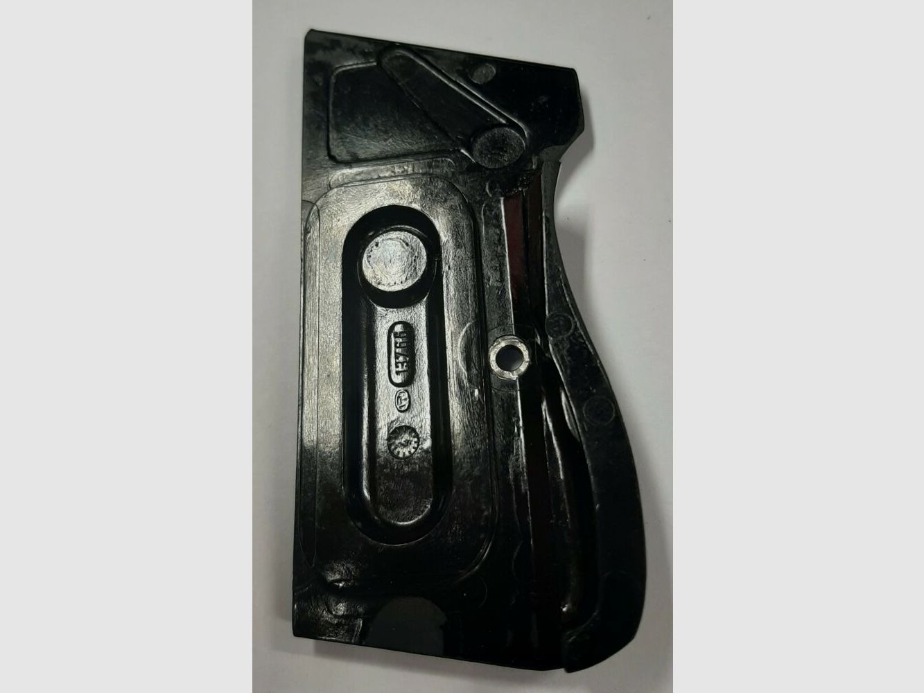 SIG Original Kunststoffgriffschalen SIG P210 mit Riemenöse, lackiert
