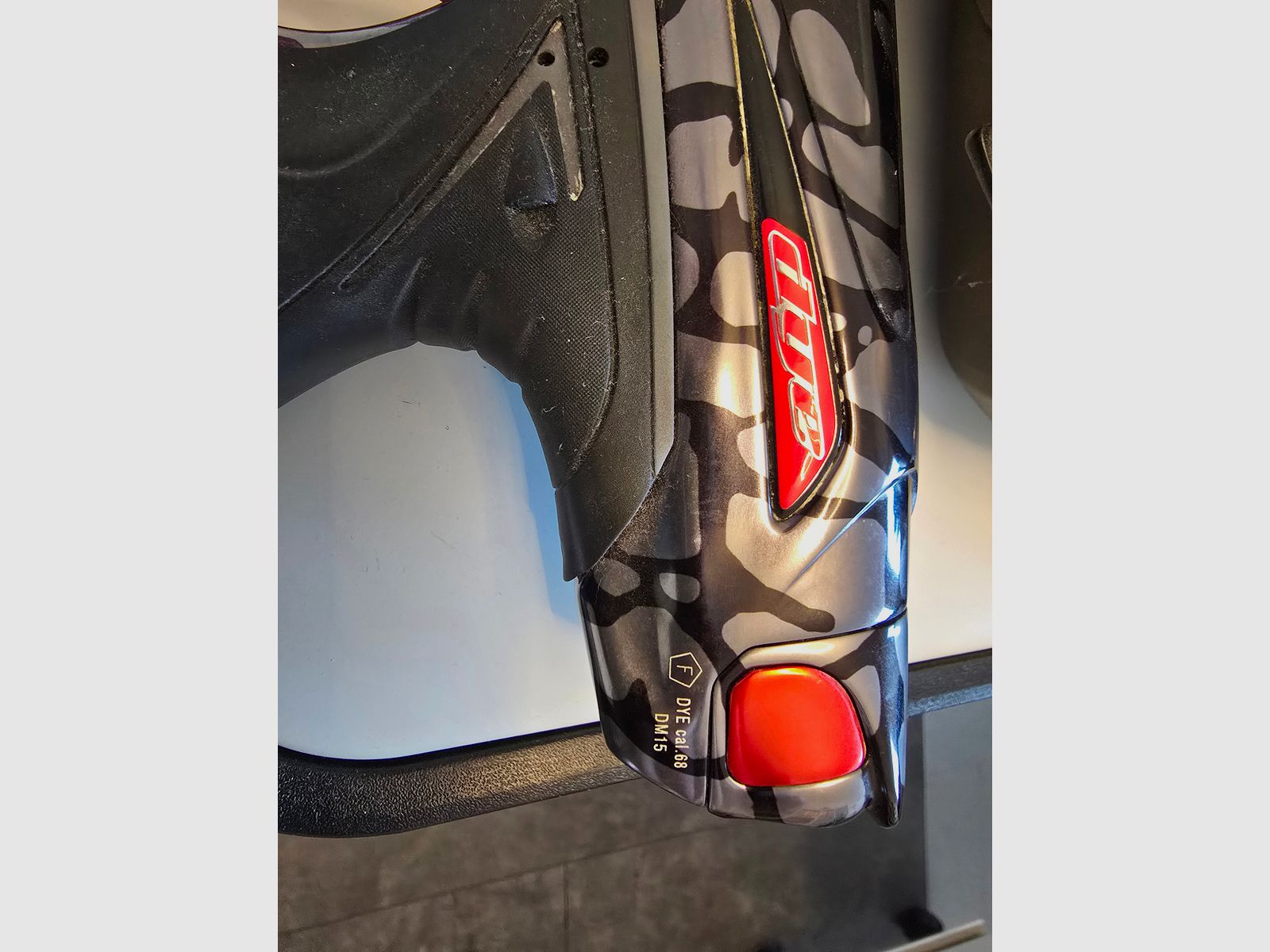 Paintball marker DYE DM15 .68 Cal