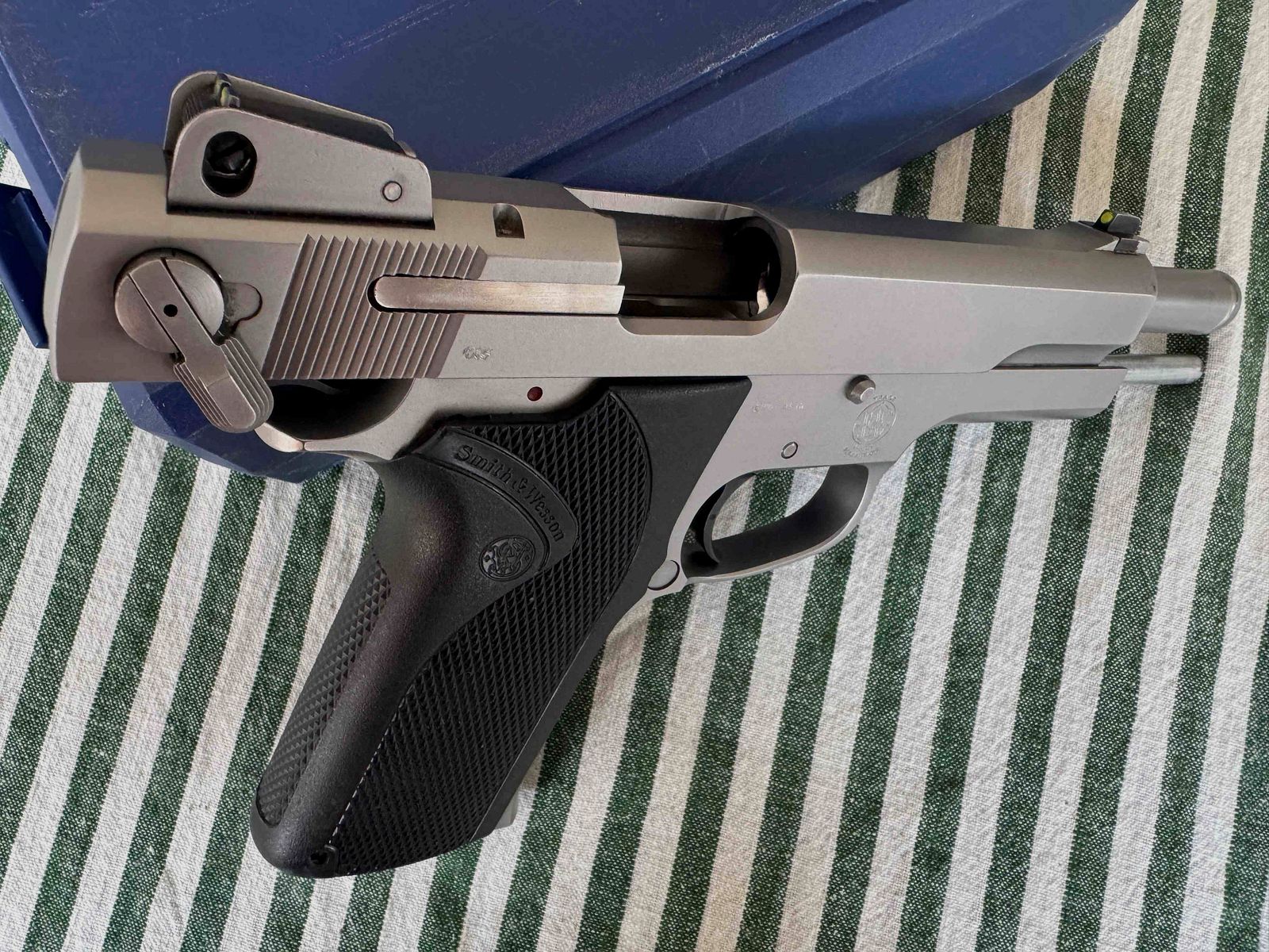 Smith & Wesson 4506-1 in .45 Auto