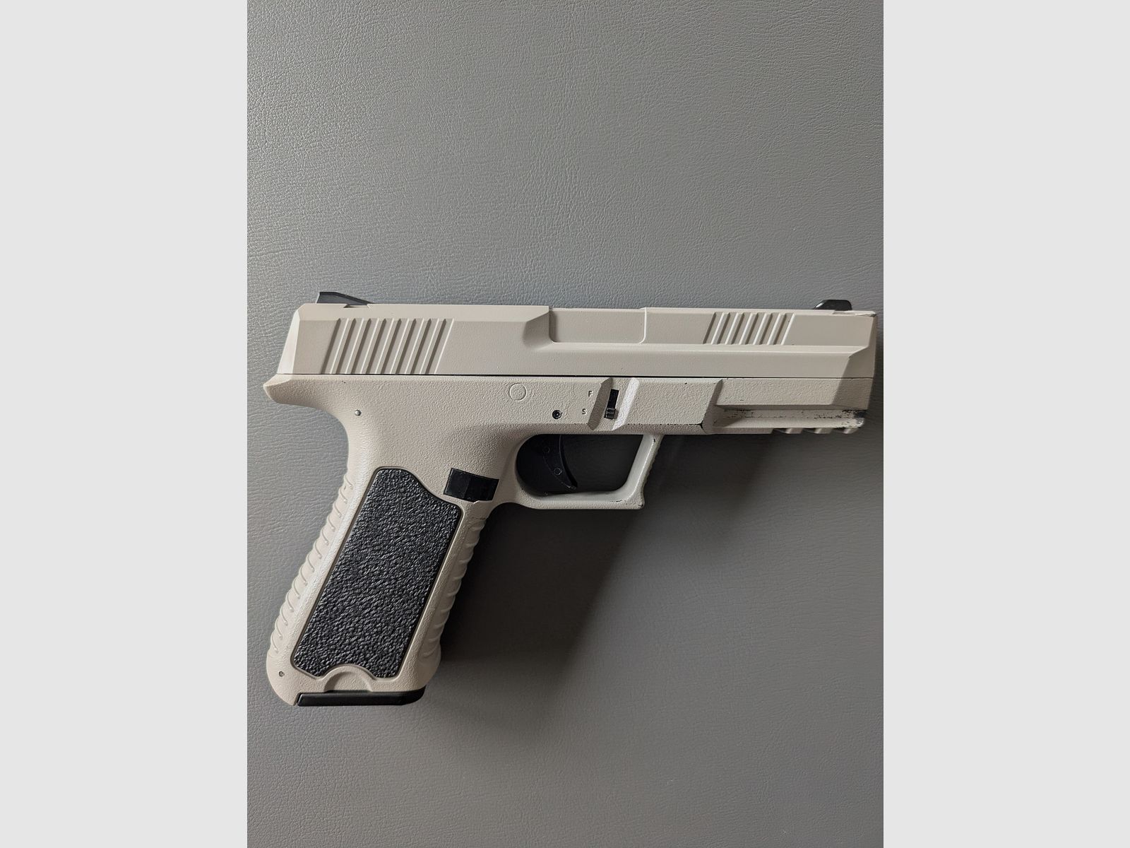 Cyma cm127 6mm Airsoft pistool met accessoires