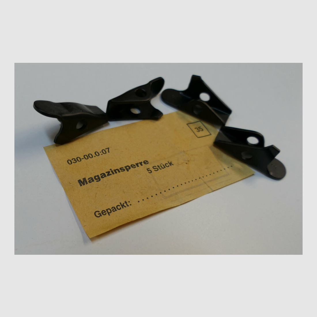 DDR VEB Devices & Tool Construction Wiesa original DDR NVA AK 47 magazine lock [35] unused, new for AK47, 7.62x39