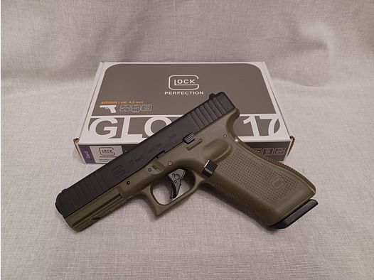 Glock 17 Gen5 / Battlefield Green / 4,5 mm BB / BlowBack / CO2 / Pistole / OVP (33)
