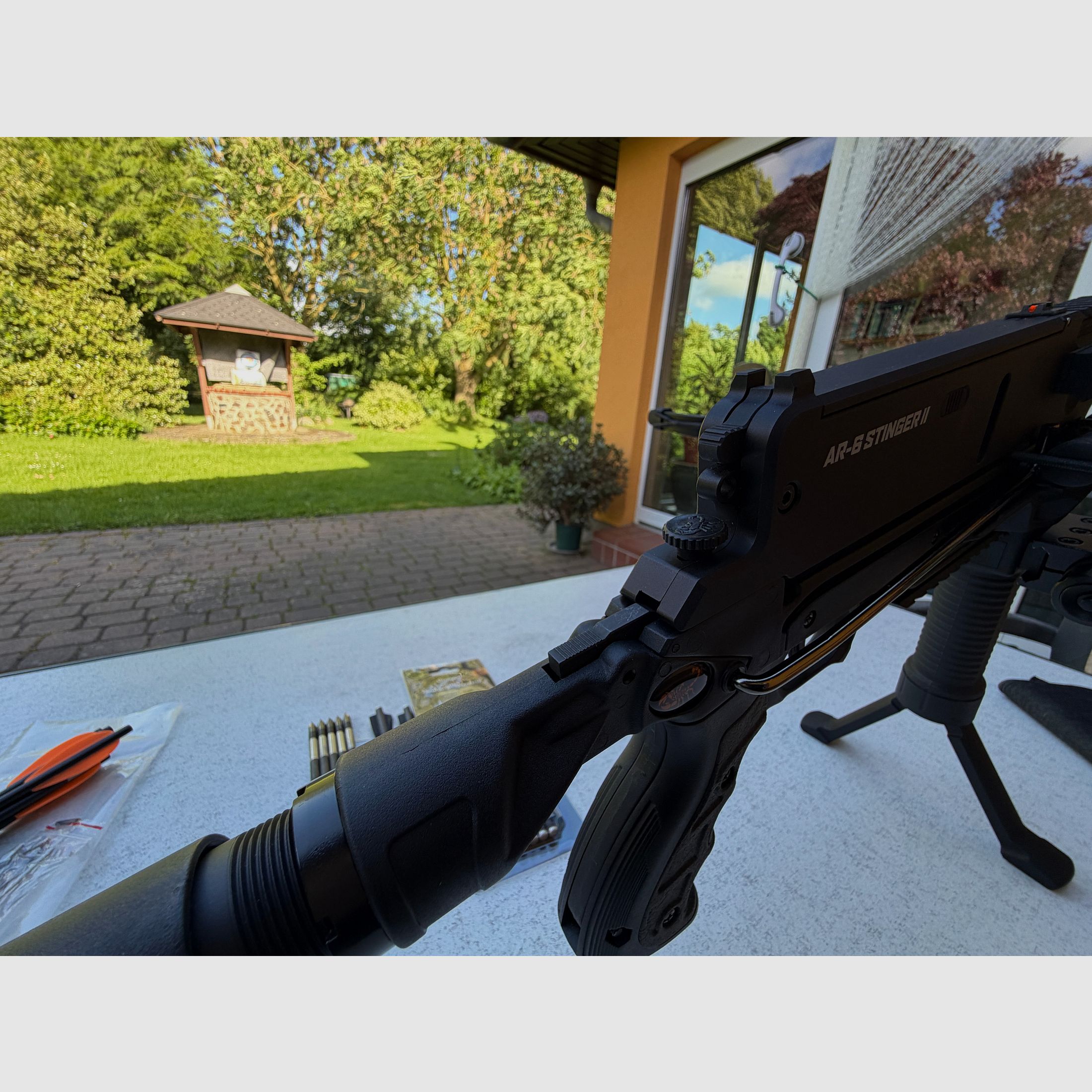AR-6 Stinger II mit Metallmagazin