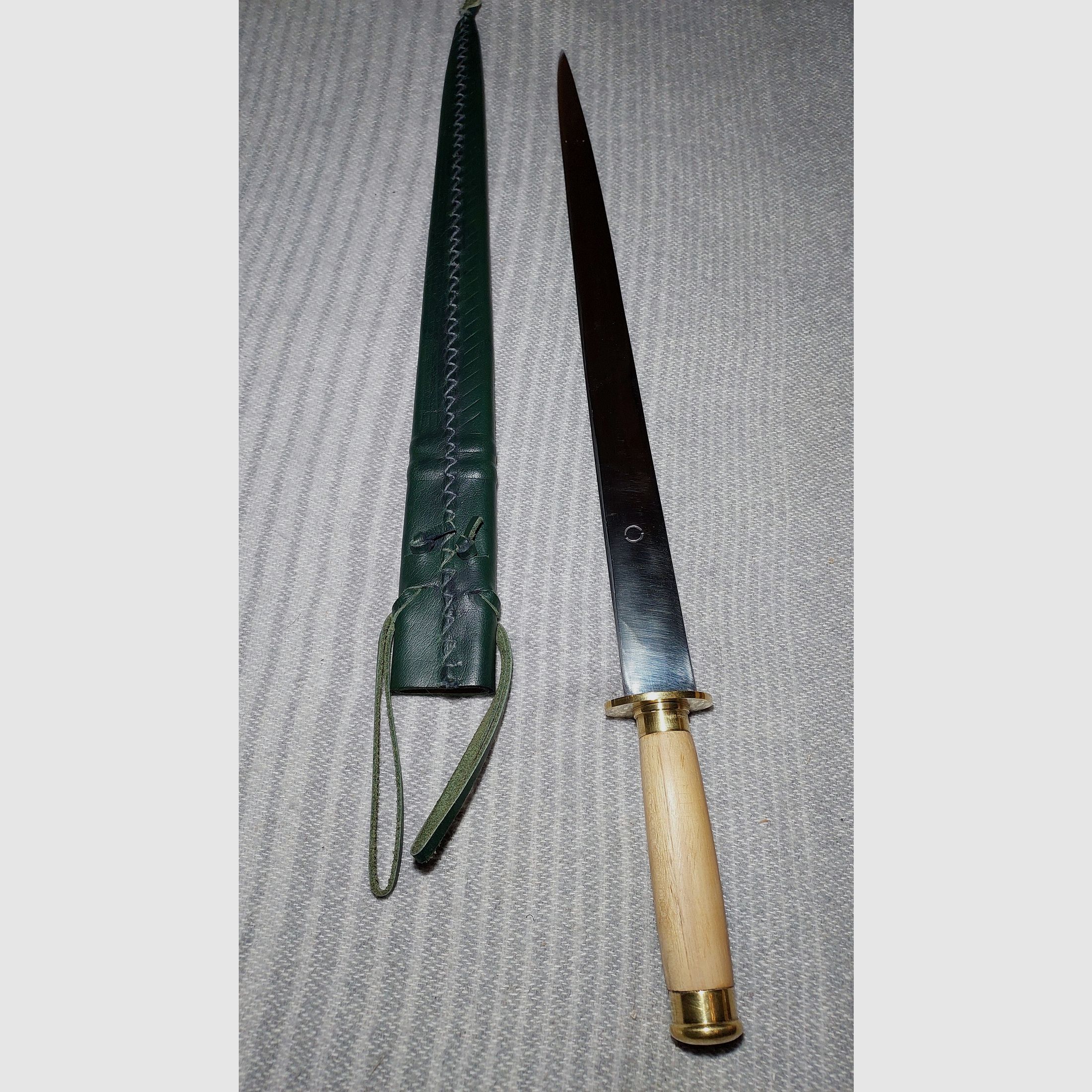 Irish Scian / Skean Medieval Dagger [Tod Cutler] – Historically inspired replica of an Irish predecessor of the dirk