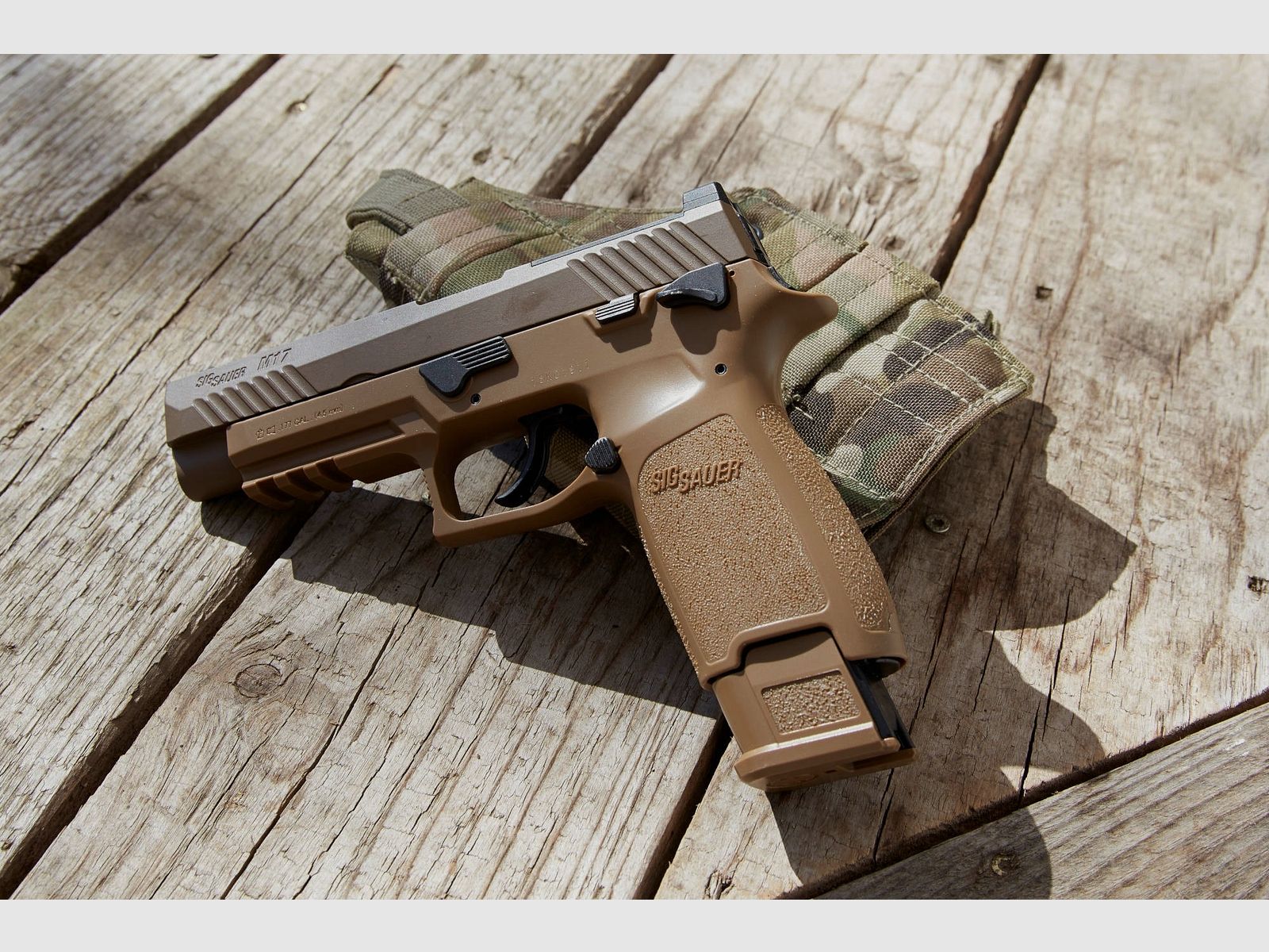 SIG SAUER P320 M17 pistolet Co2 4,5 mm Diabolo Blowback (P18)