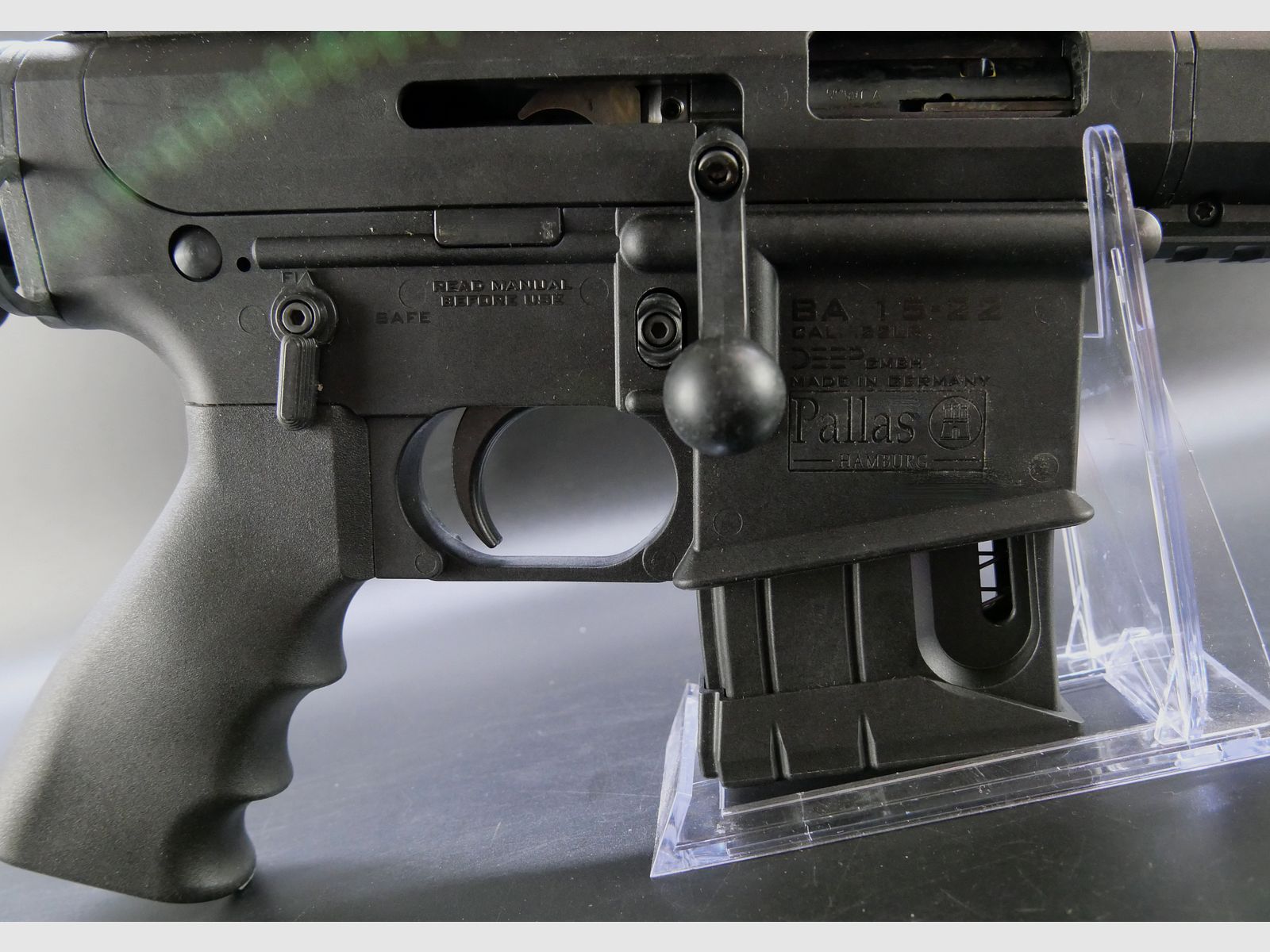Pallas BA15-22 .22LR KK Repetierbüchse AR15 Look SD Attrappe