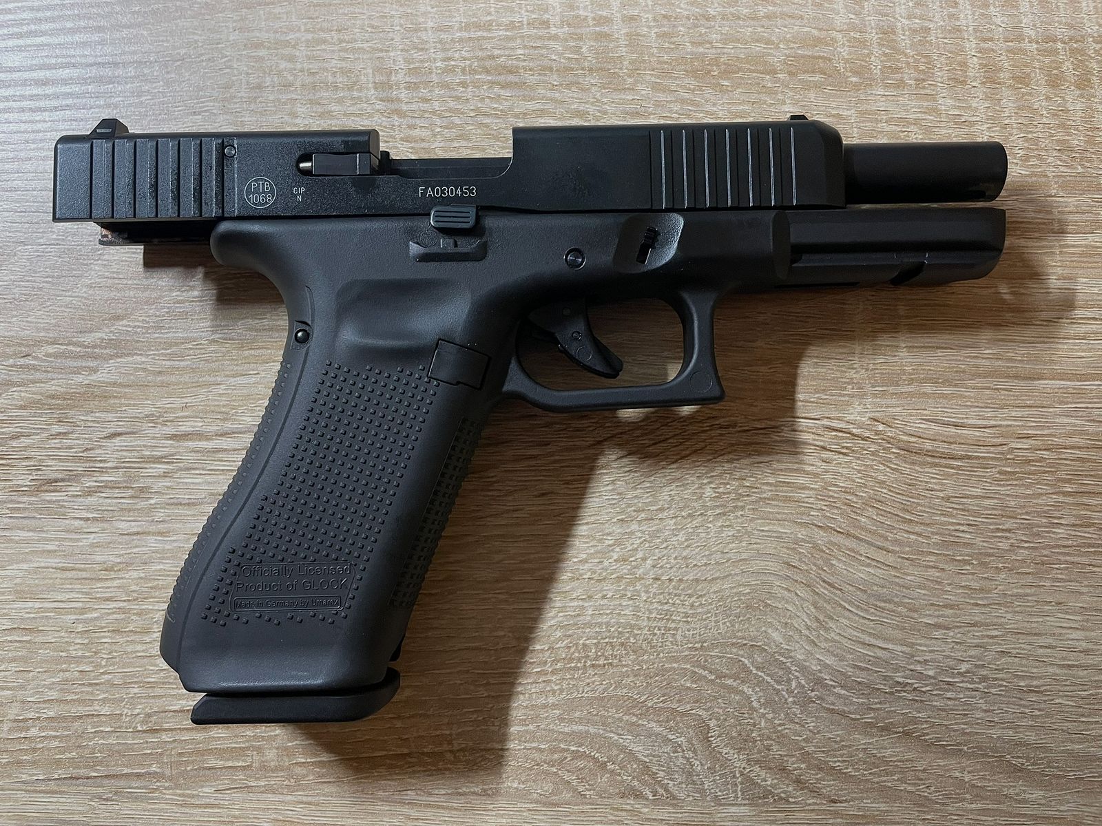 Glock 17 Gen5 Schreckschuss Pistole 9 mm P.A.K. schwarz