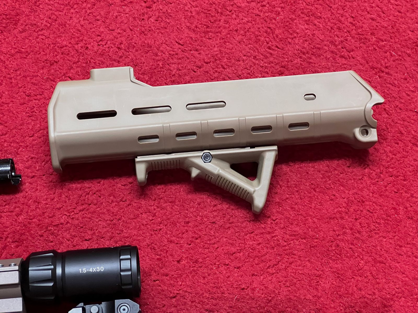 Wei-ETech MSK Masada Open Bolt GBB 6mm BB w kolorze Tan z akcesoriami i systemem wymiany