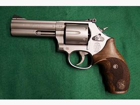 Smith & Wesson 686 Security Special 4" caliber .357 Magnum revolver