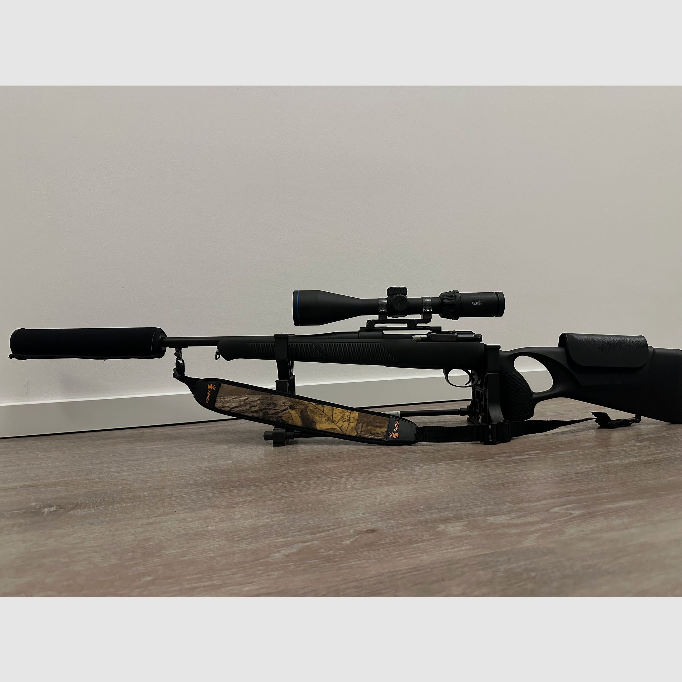 Frankonia 9,3*62 Repetierbüchse mit Glas und Schalldämpfer