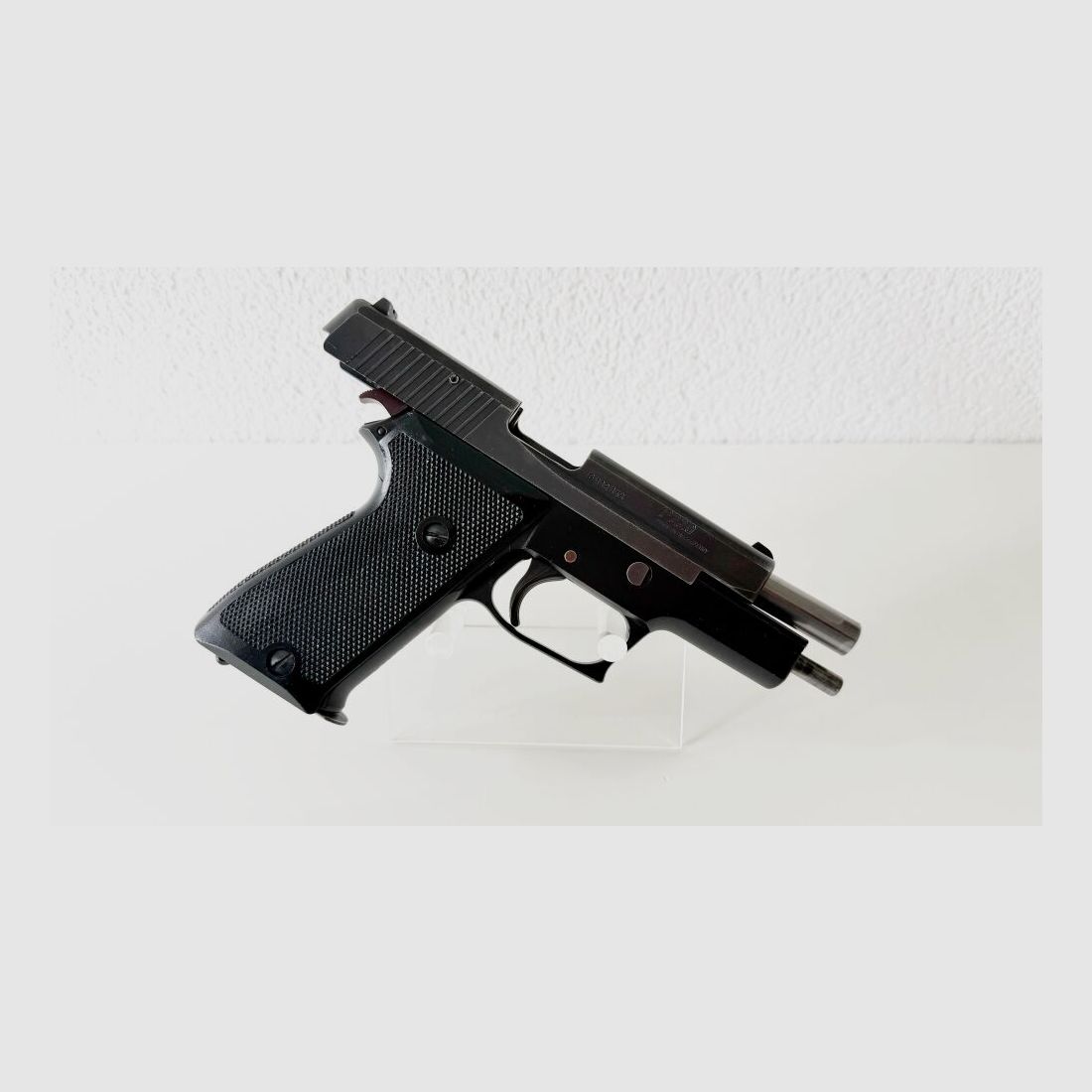 SIG Sauer P 220 mit 2. Magazin 9mmLuger