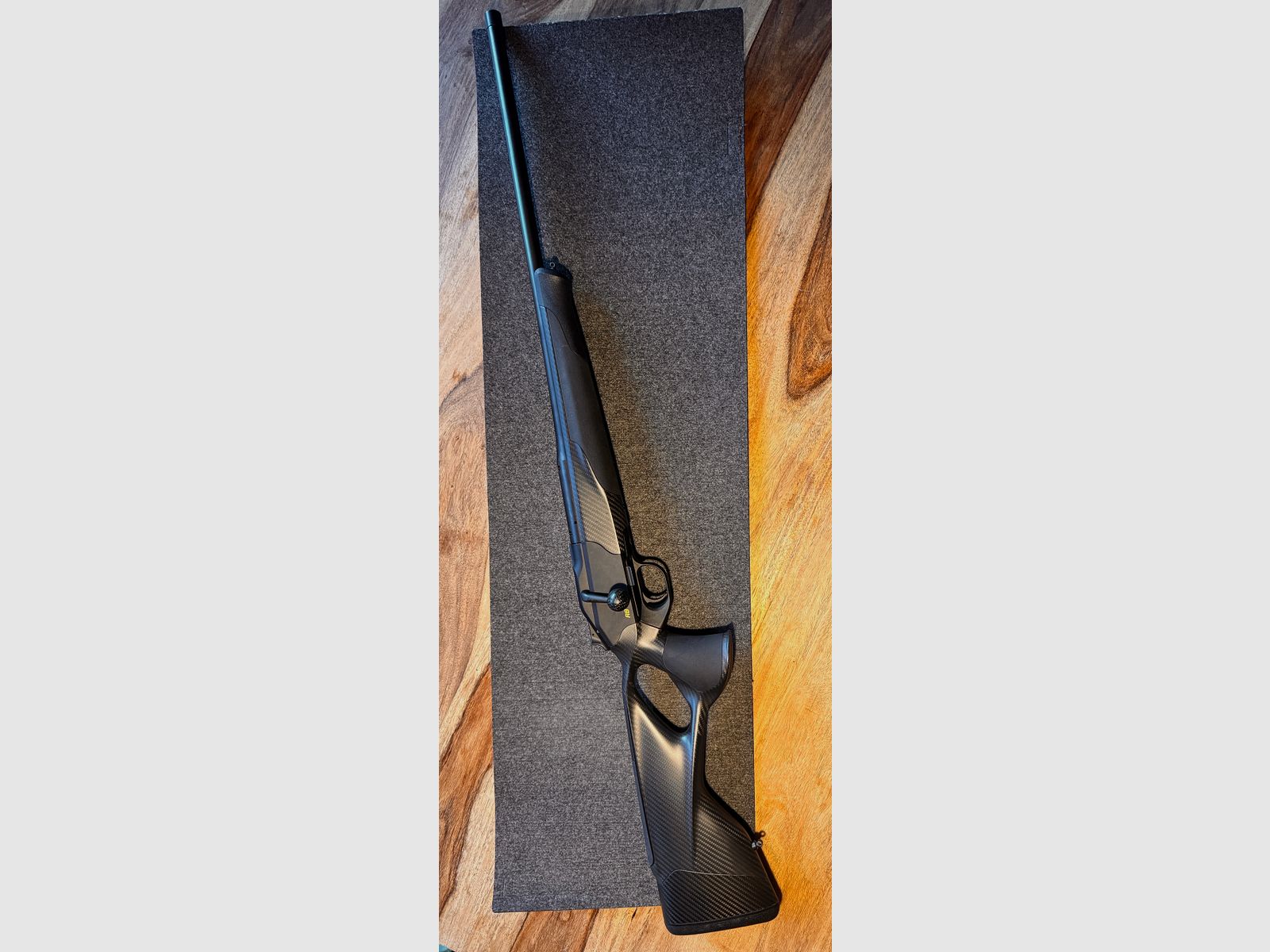 Blaser R8 Ultimate Carbon, .270win, Atzl Jagdmatchabzug, Mündungsgewinde M1x15, verstellbare Schaftbacke, Carbon Kammergriffkugel