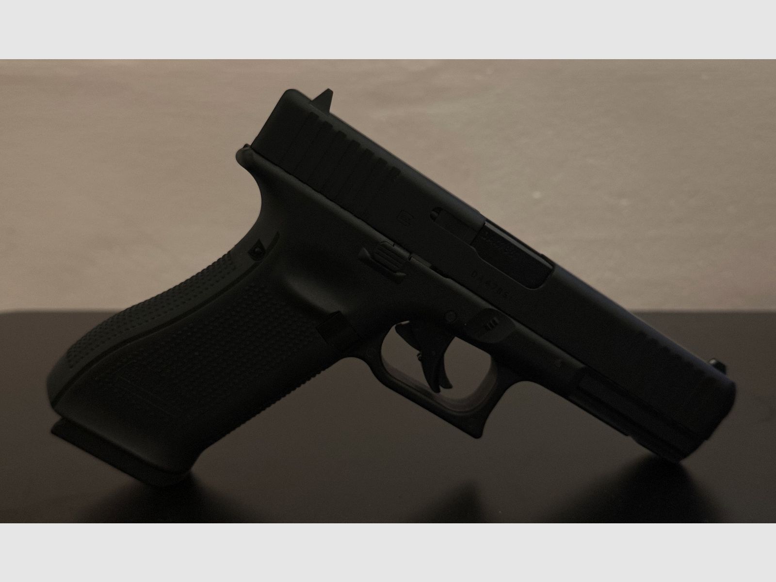 Glock 17 Gen5 Airsoft 4,5mm Diabolo + Original Glock Koffer + 1 Packung Spitzkopfdiabolos