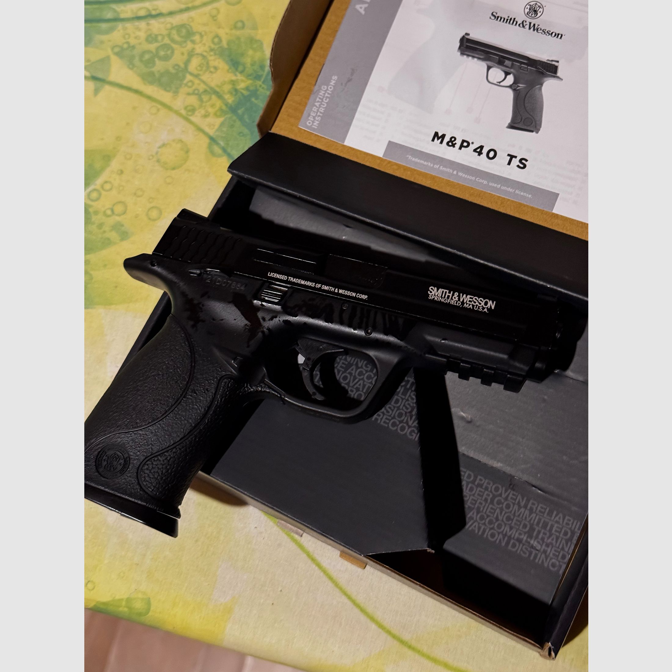 Smith & Wesson M&P 40 6mm GBB Airsoft