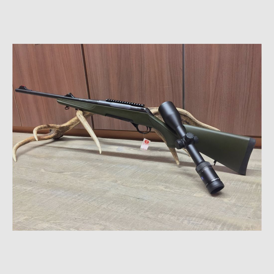 Haenel Varmint Jaeger 10, z Zeiss Conquest V6 2,5-15x56
