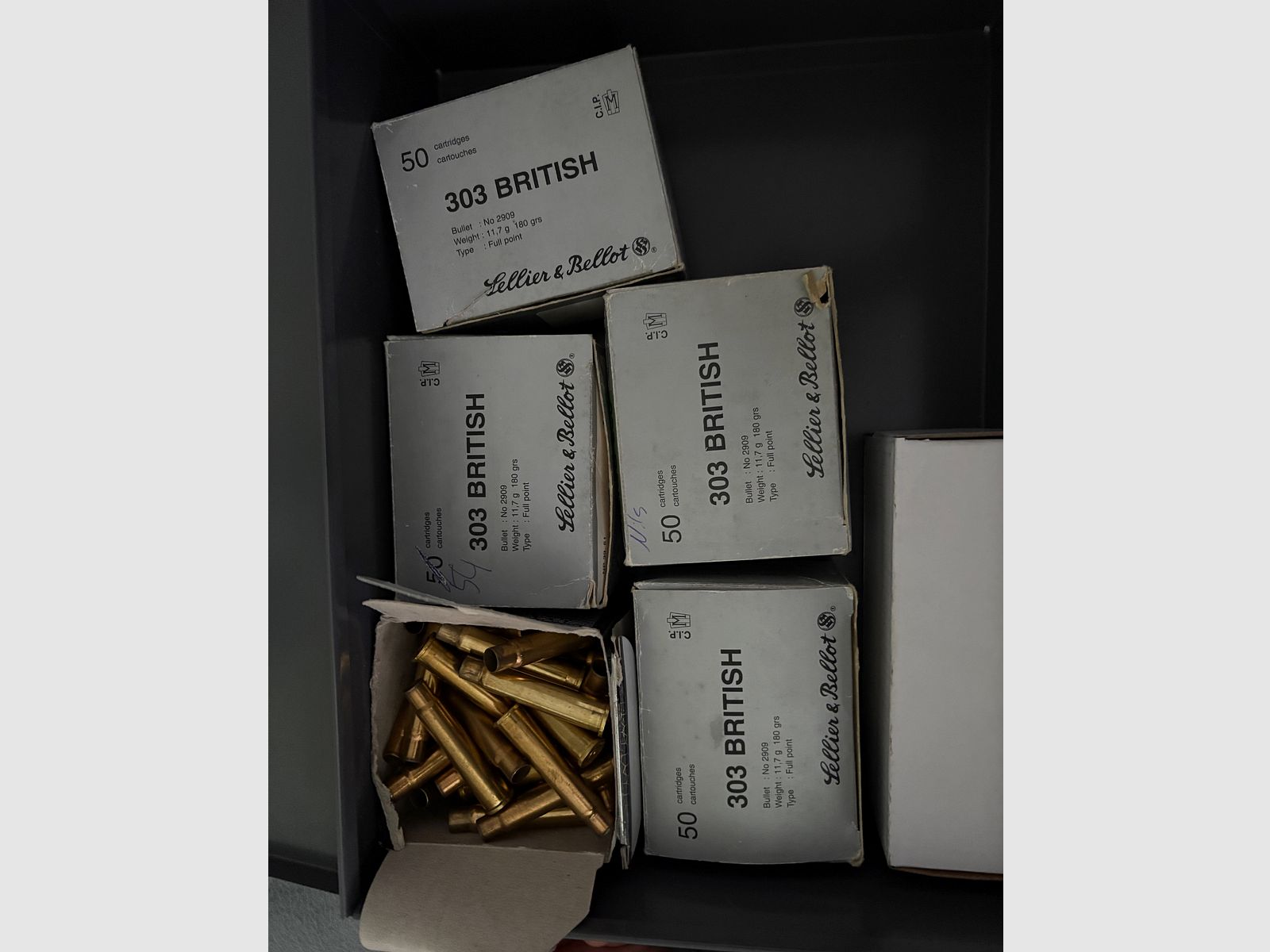303 British Hülsen 275stk