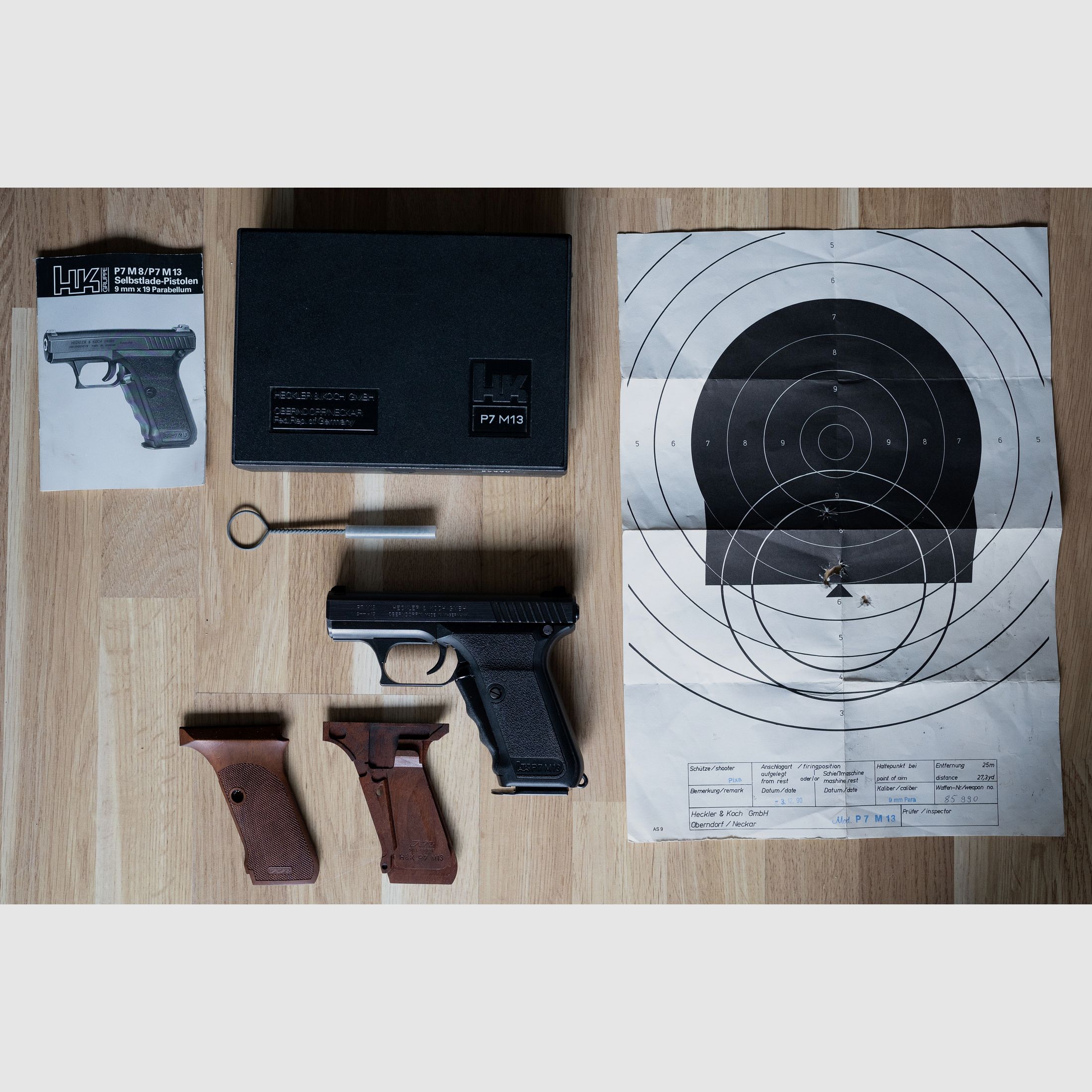 Heckler & Koch Pistole HK P7 M13 9x19mm Original mit Karl Nill Holz Griffschalen und Zubehör
