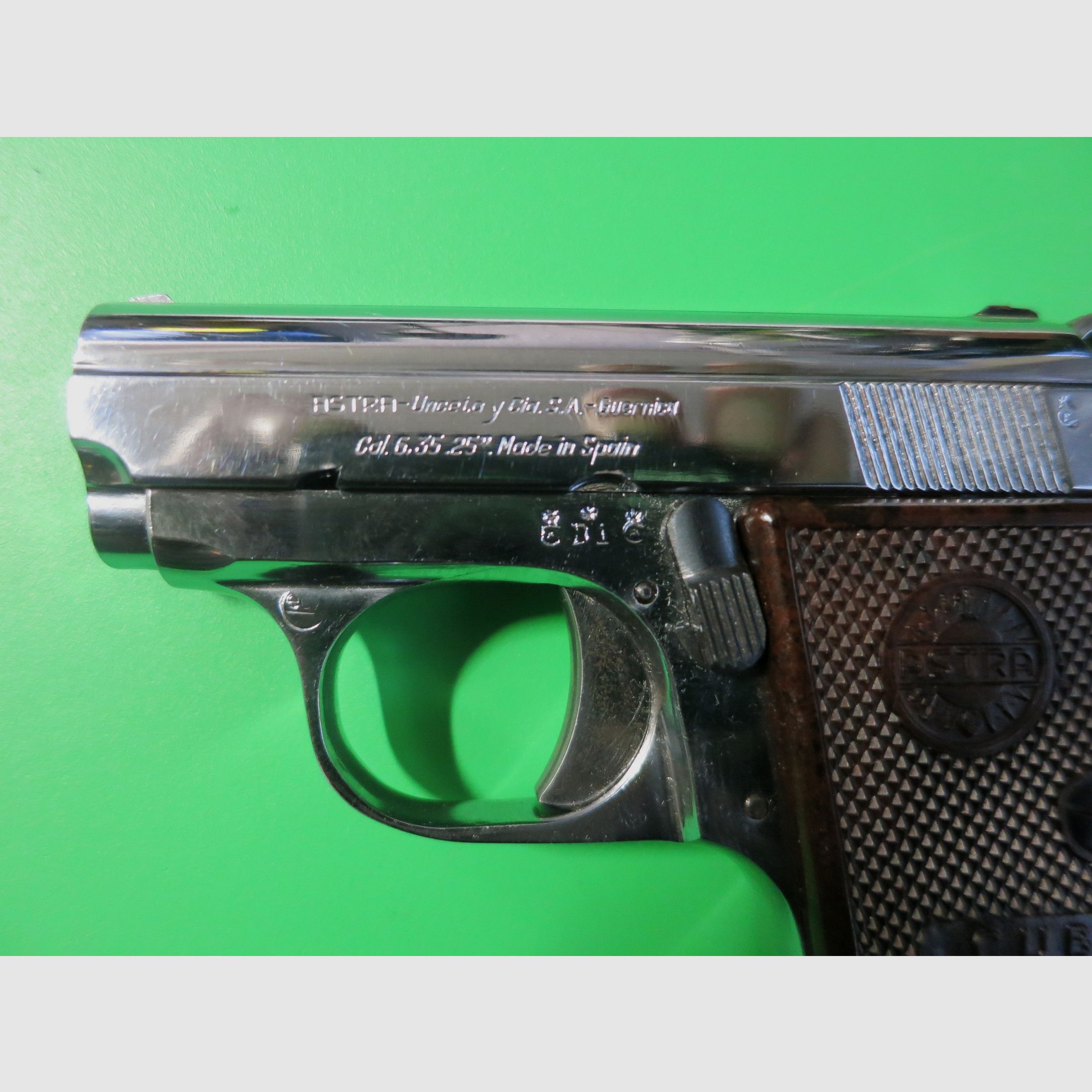 Astra-Unceta Y, CUB, Kal. 6,35 mm Browning, Nickel Sonderserie   #56