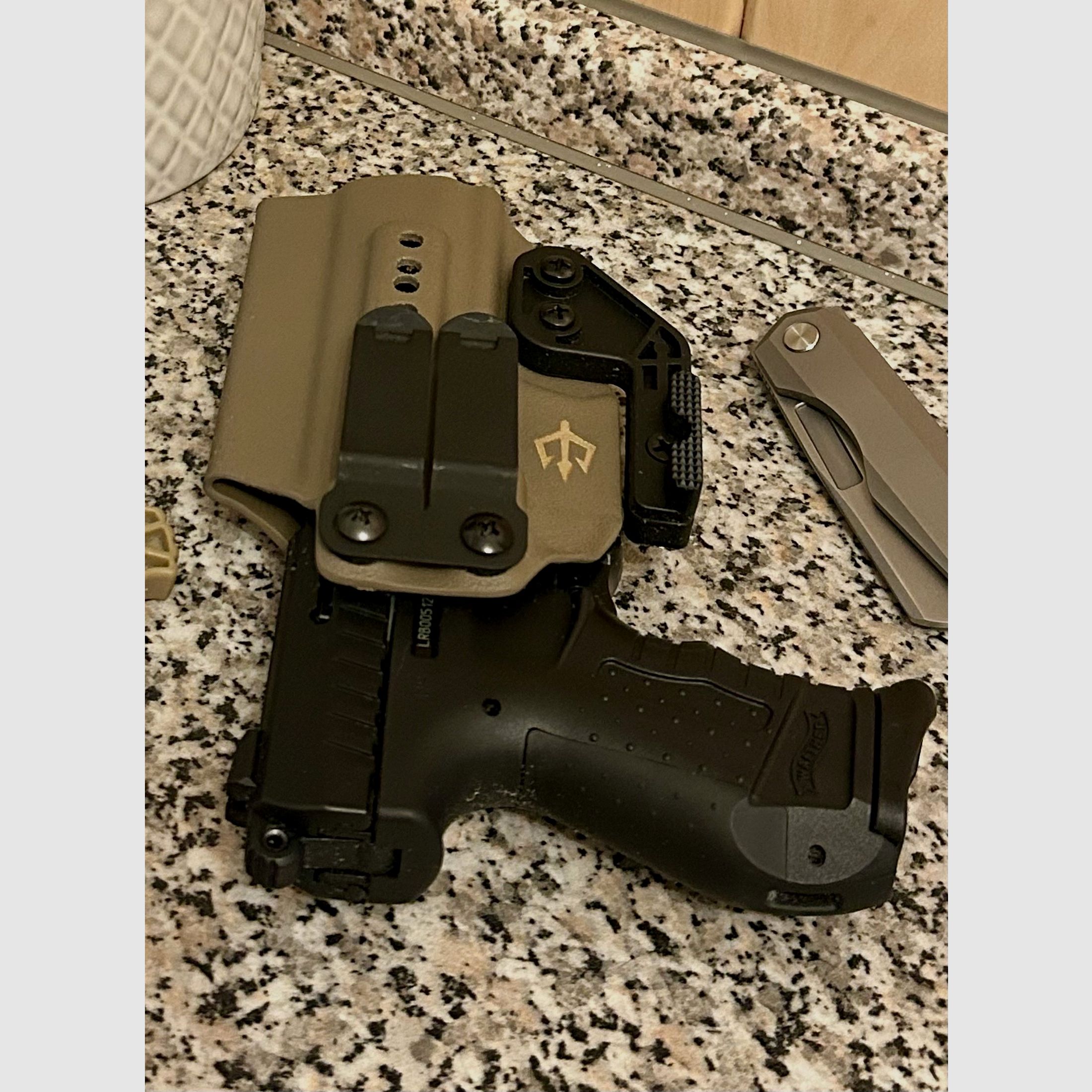  Walther P22 Ready Schreckschuss Pistole 9 mm P.A.K brüniert & Black Trident IWB Holster
