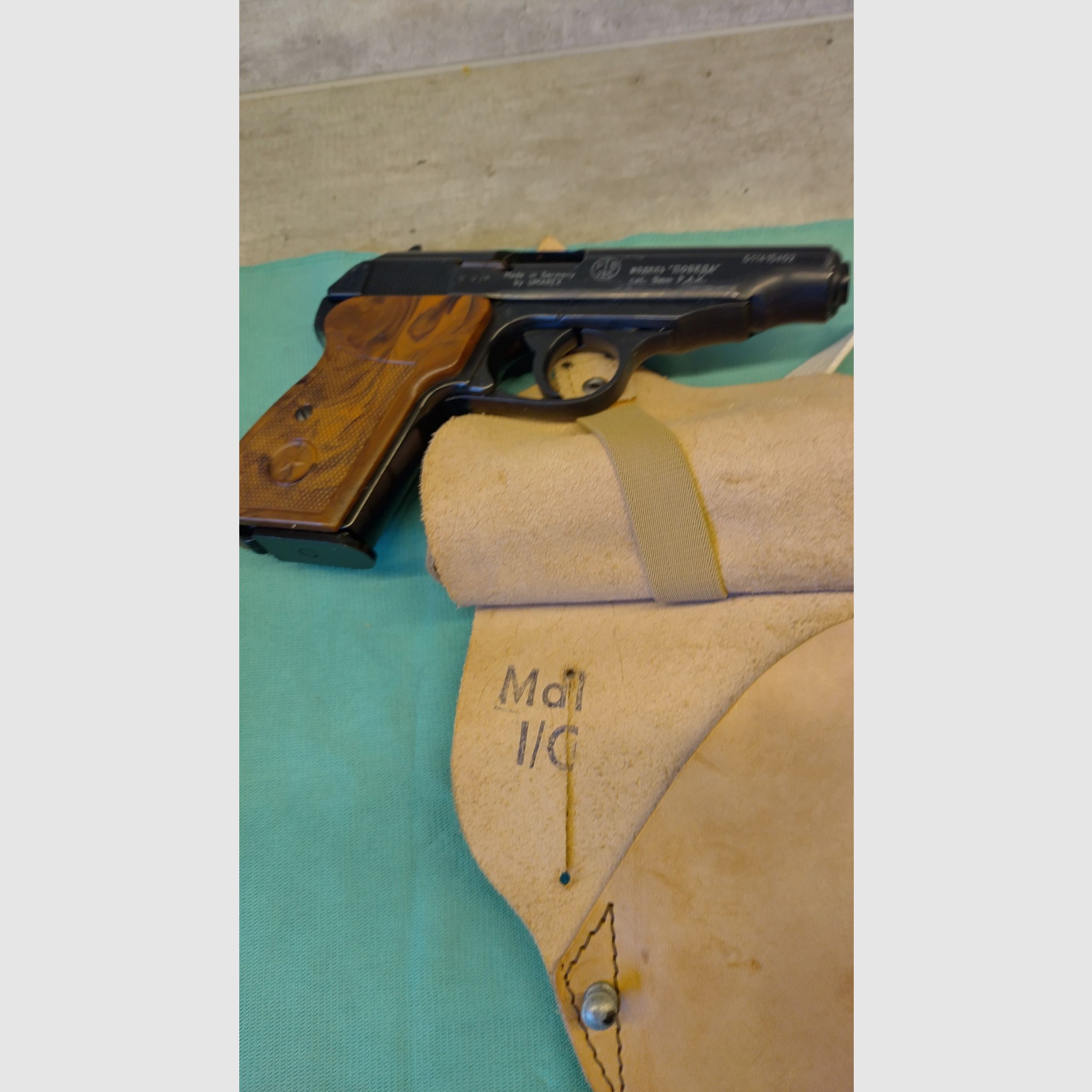 Makarov Sonderedition 50 Jahre Frieden Schreckschuss Pistole Kaliber 9 mm P.A.K. 