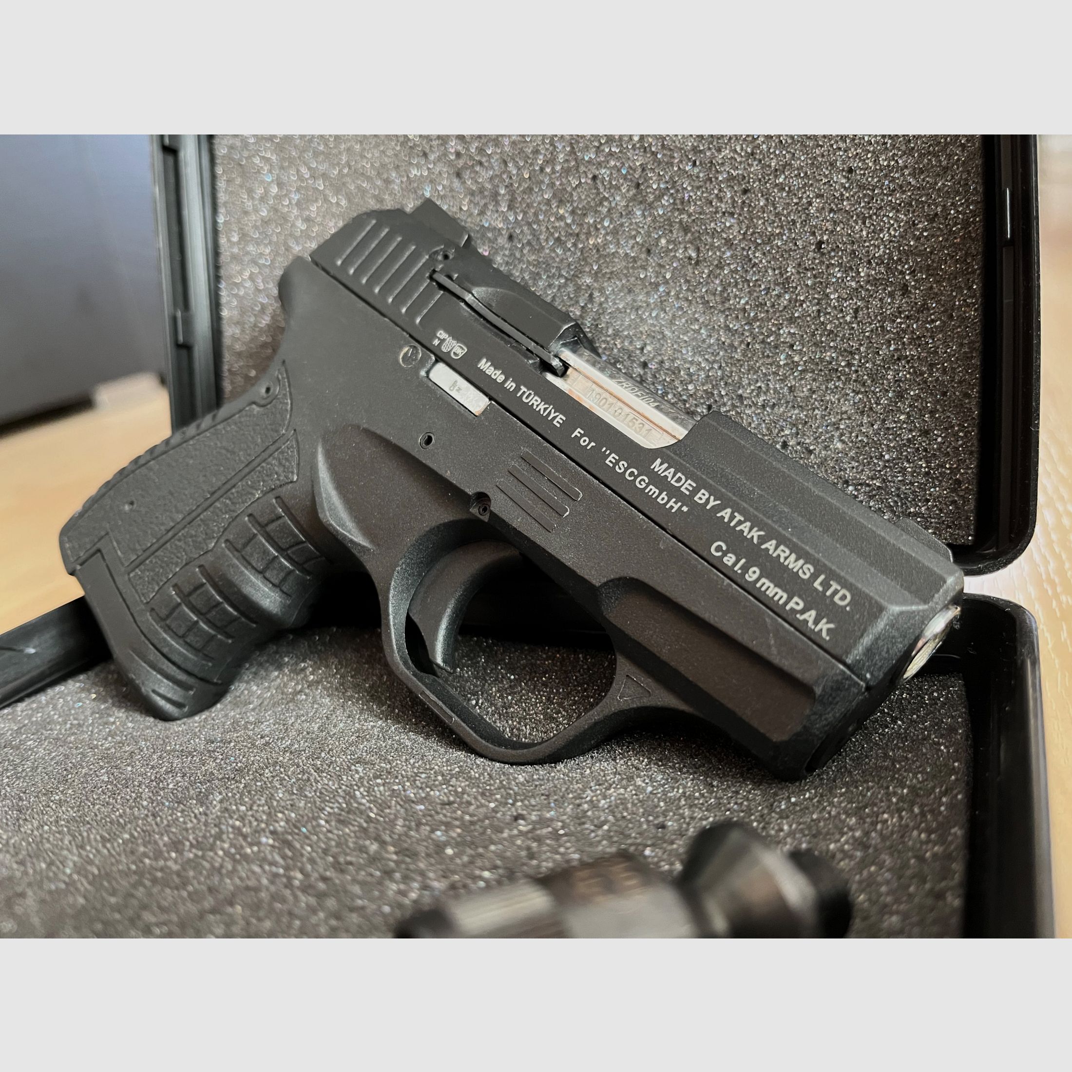 Zoraki 906 pistola 9mm P.A.K nero-cromo + fondina in pelle IWB, immagine 2 di 7