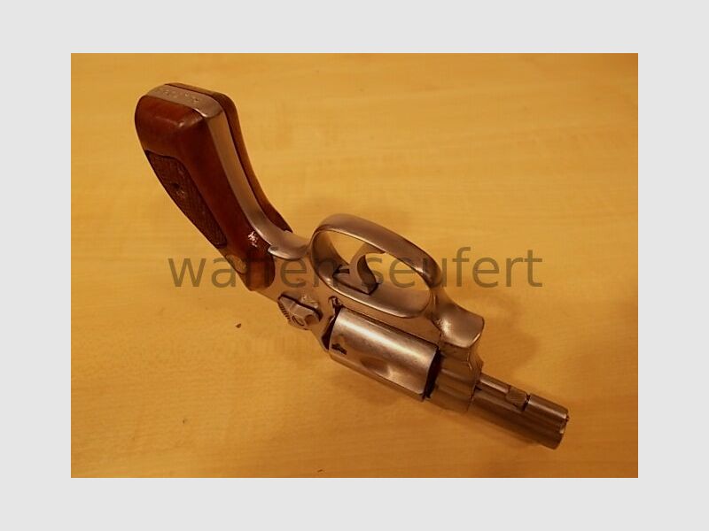 Revolver Smith & Wesson M 60 en acier inoxydable de 2 pouces