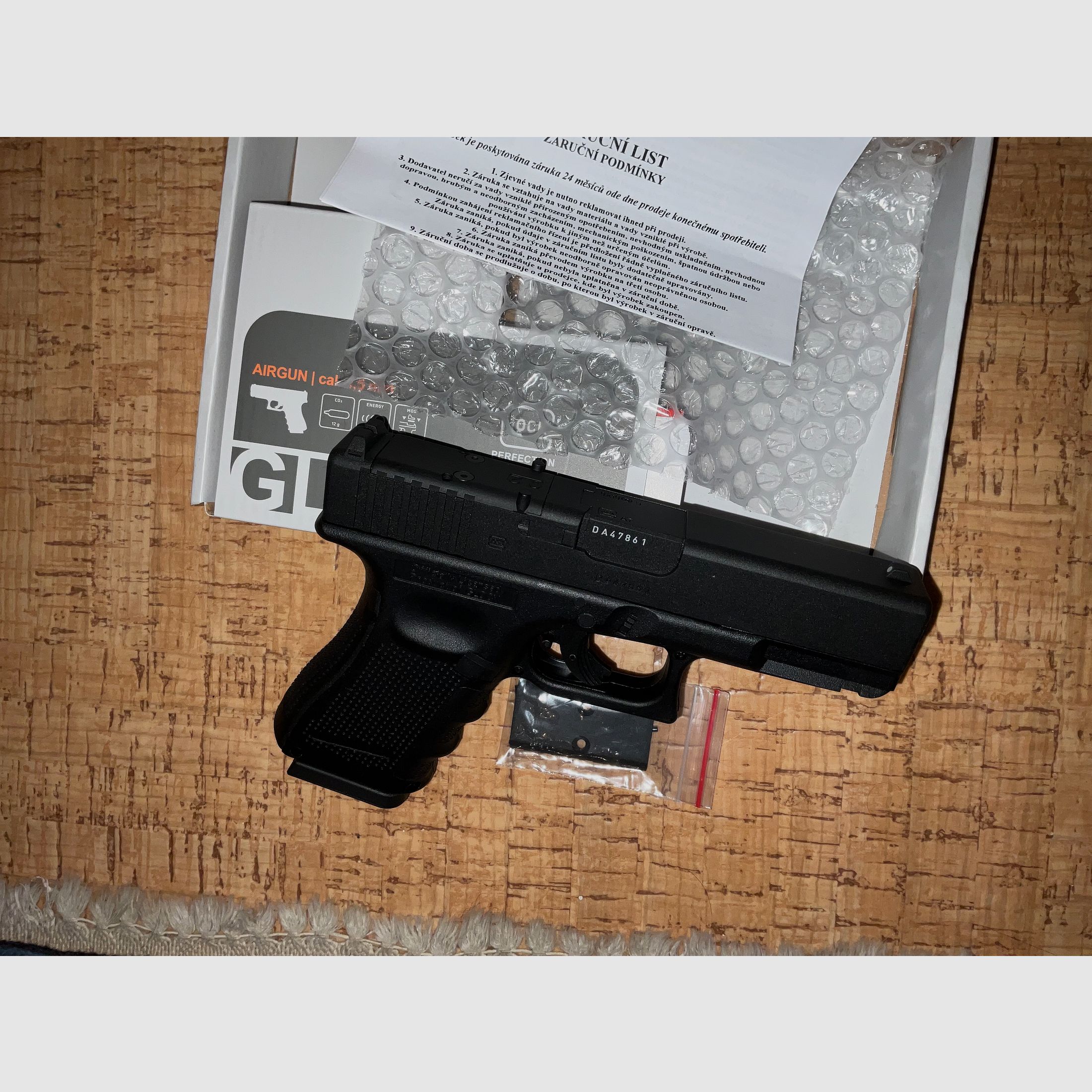 Glock 19 CO2 4,5 mm BBs NUOVO
