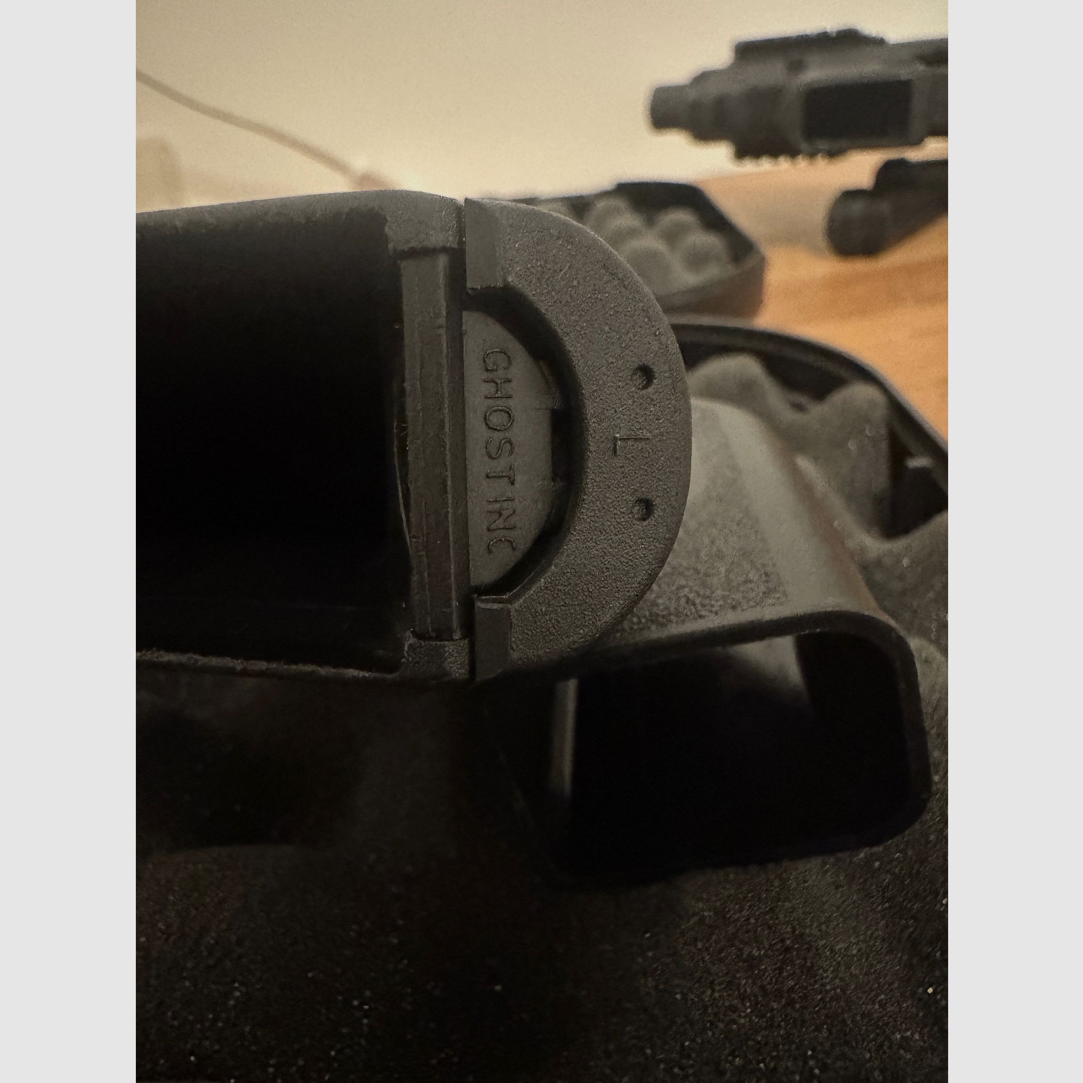 Glock 17 Gen 4 9mm inkl. Micro Roni Schaft, Rotpunkt und 4 Magazine
