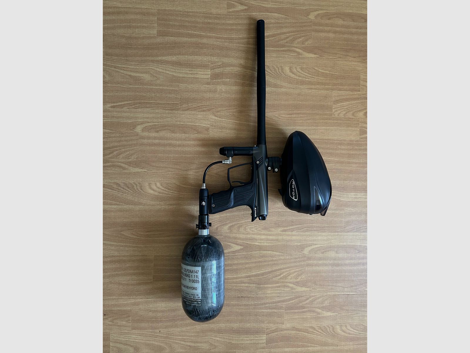 Paintball Komplettset – Planet Eclipse Etha, Dye Rotor, HP-Flasche, Maske & Kleidung