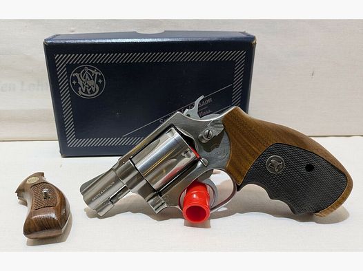 Smith & Wesson 60