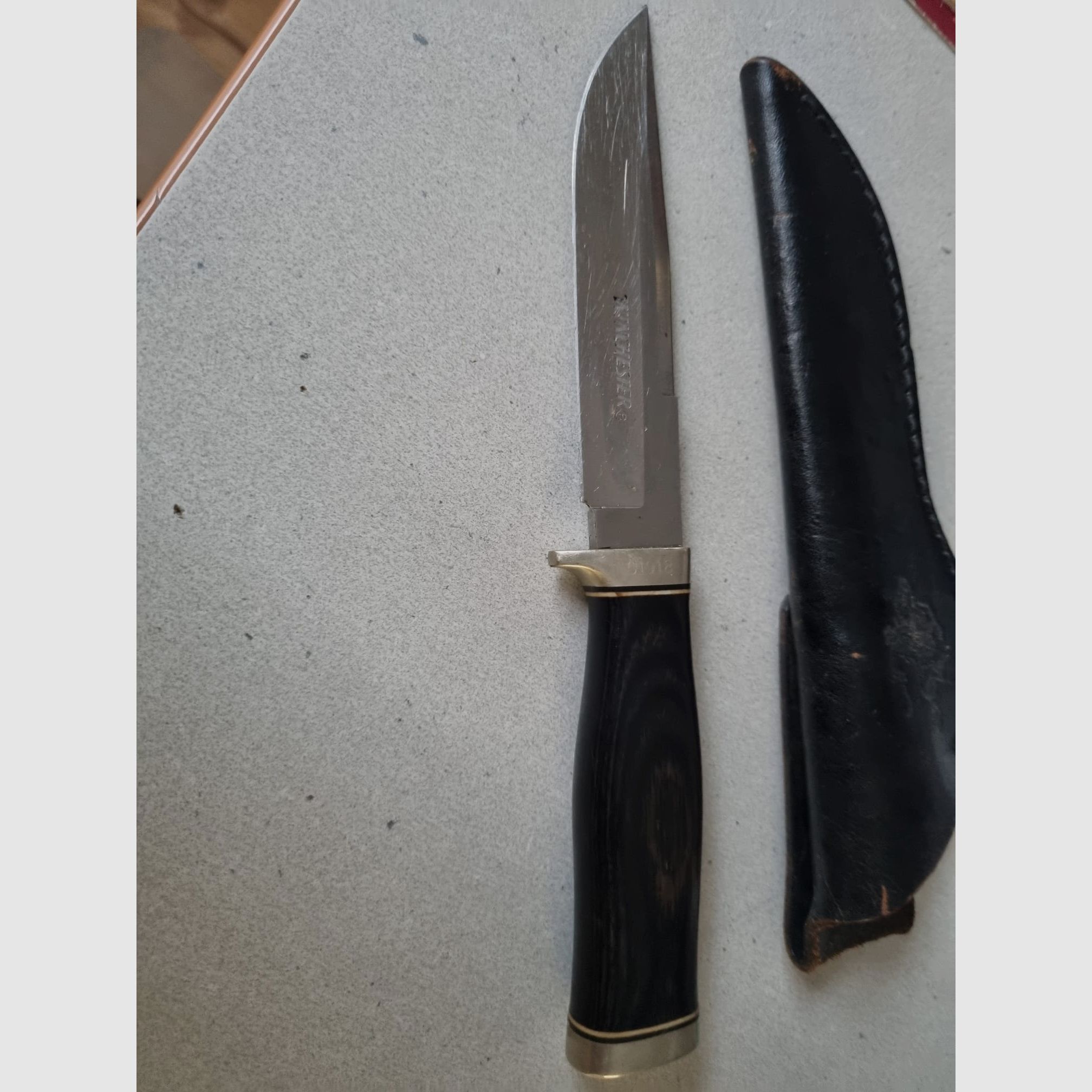 Coltello da caccia Winchester con fodero in pelle