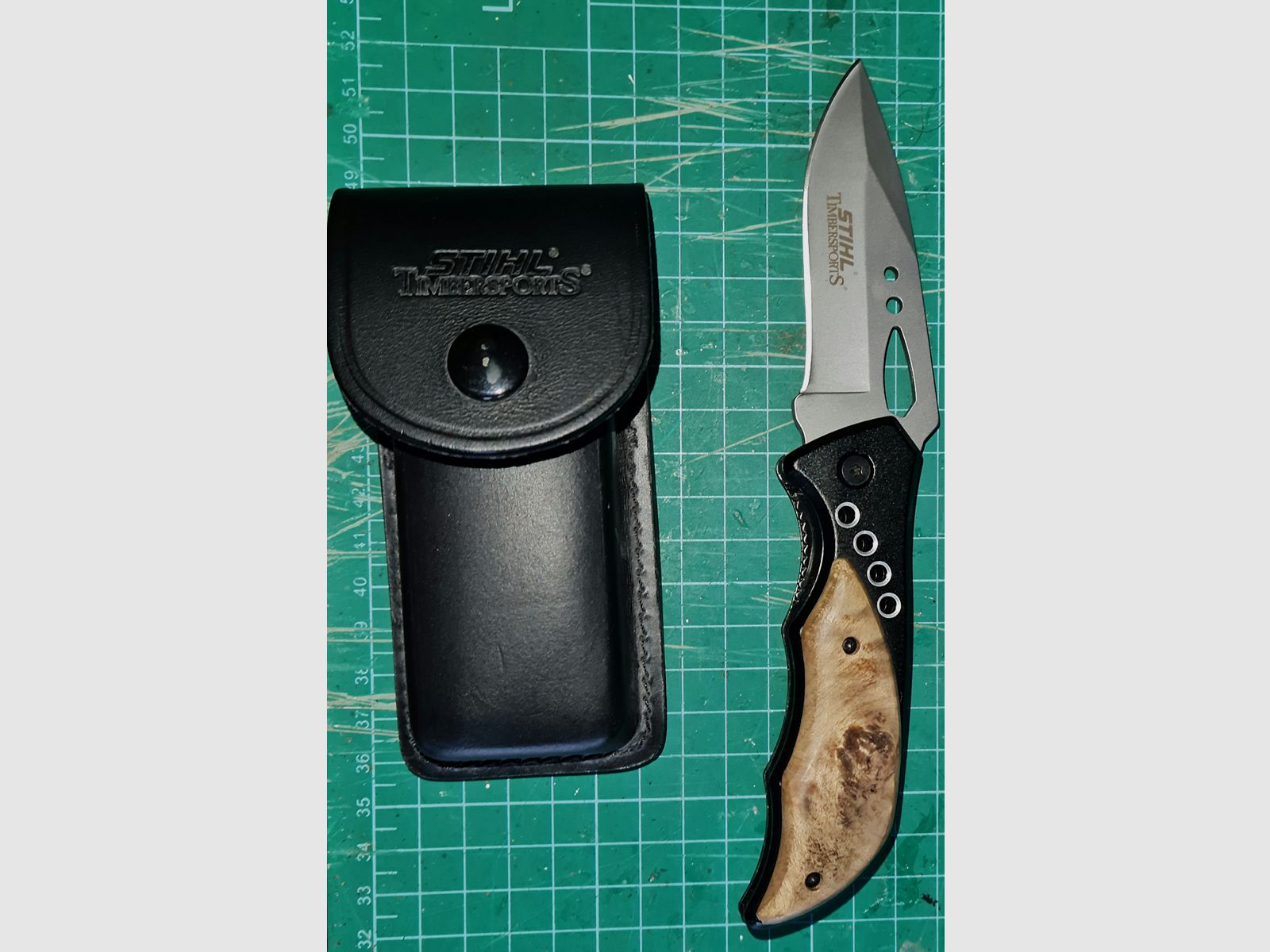 Stihl Timbersports Taschenmesser mit Ledertasche
