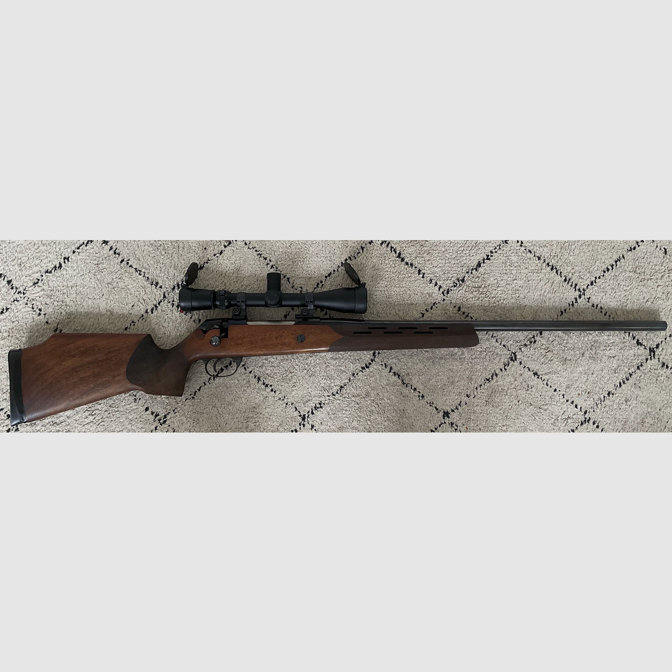 Voere Titan II Matchbüchse mit Leupold ZF