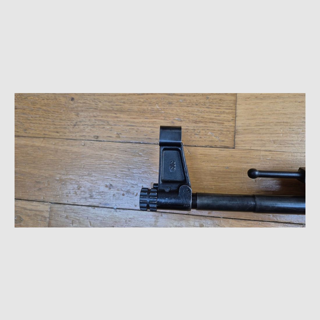 Mooie Sturmgewehr 44 – MP43 / MP44 / Stg44 – Erma-wapen uit 1945 – 1e aanvalsgeweer in de geschiedenis – Niet monomatrikuleert maar 100% uit de 2e wereldoorlog – Niet gereviseerd DDR / Joegoslavië – 2 originele 30-schots magazijnen – Zeldzaam en mythisch wapen in uitstekende staat – TBE+ – Categorie A2 – Export EXCLUSIEF, afbeelding 35 van 39