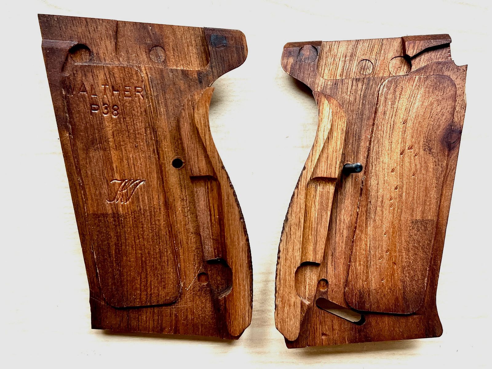 Nill grips, left, for Walther P38/P1 - BELOW dealer price!