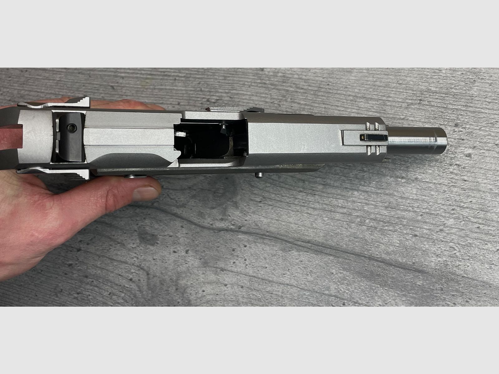 Ruger P90 DC Kal.: .45 ACP halbautomatische Pistole