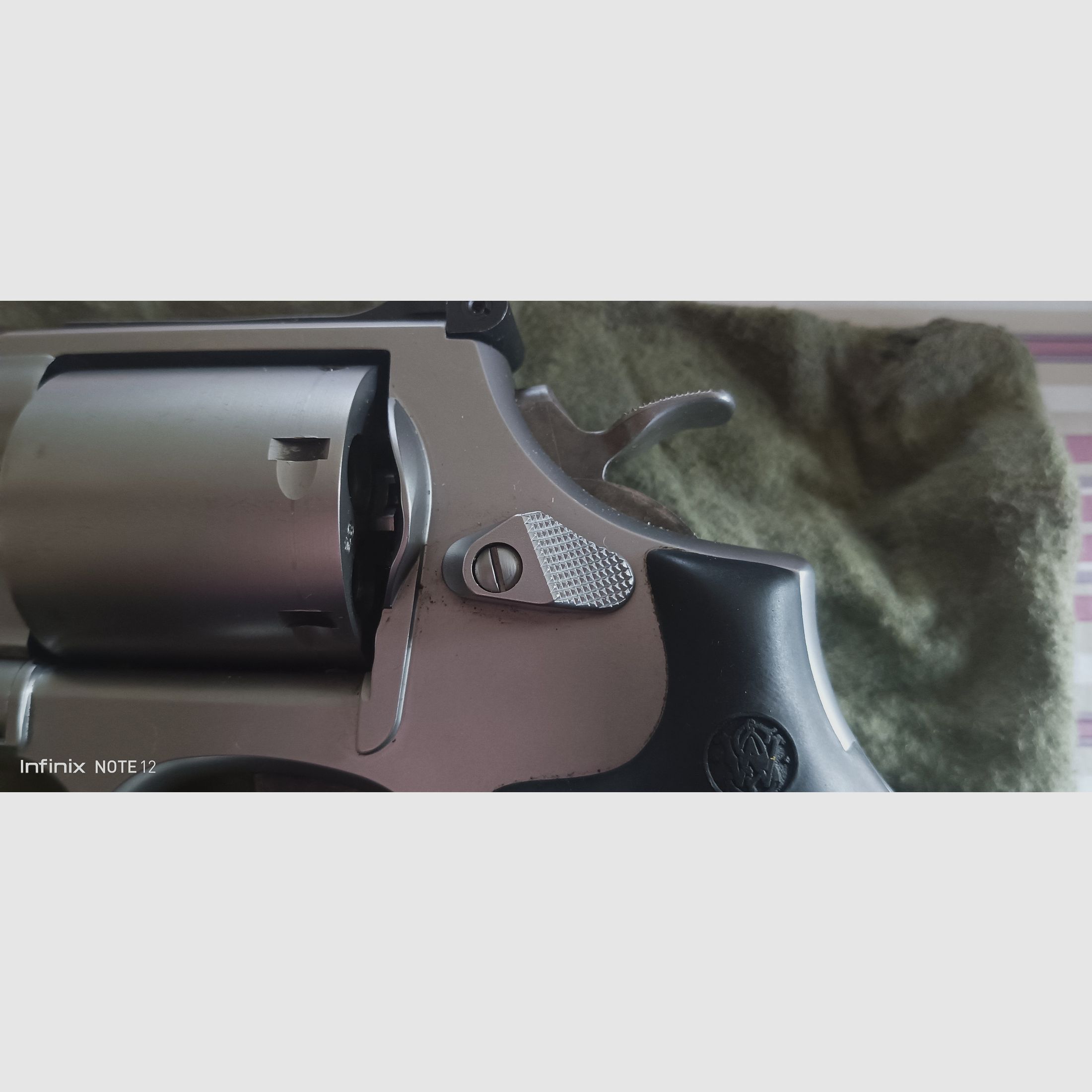 Revolver Smith & Wesson 6" Lauf 