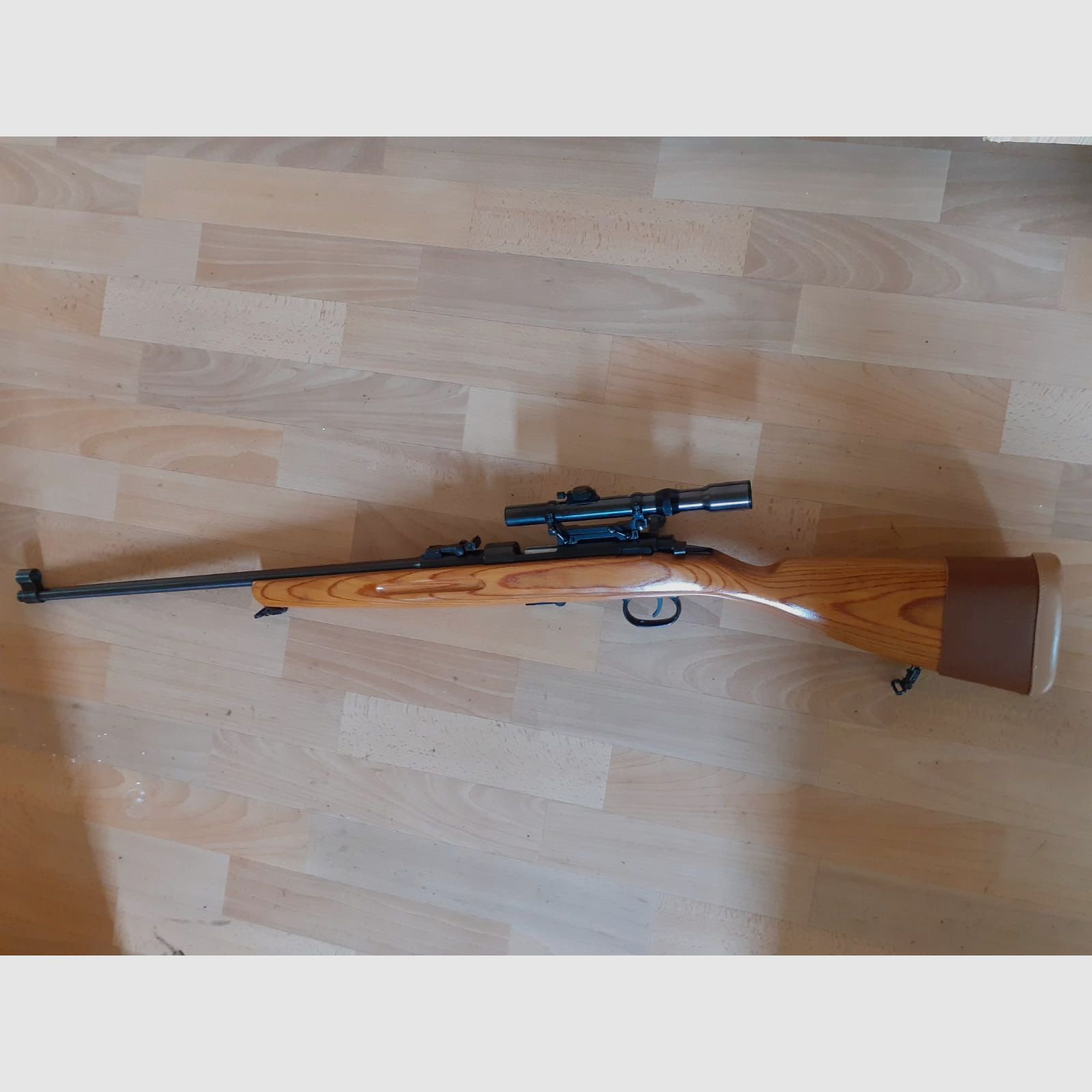 Langwaffe Suhl Repetierbüchse Sport Kal. 22LR mit Zielfernrohr 4x
