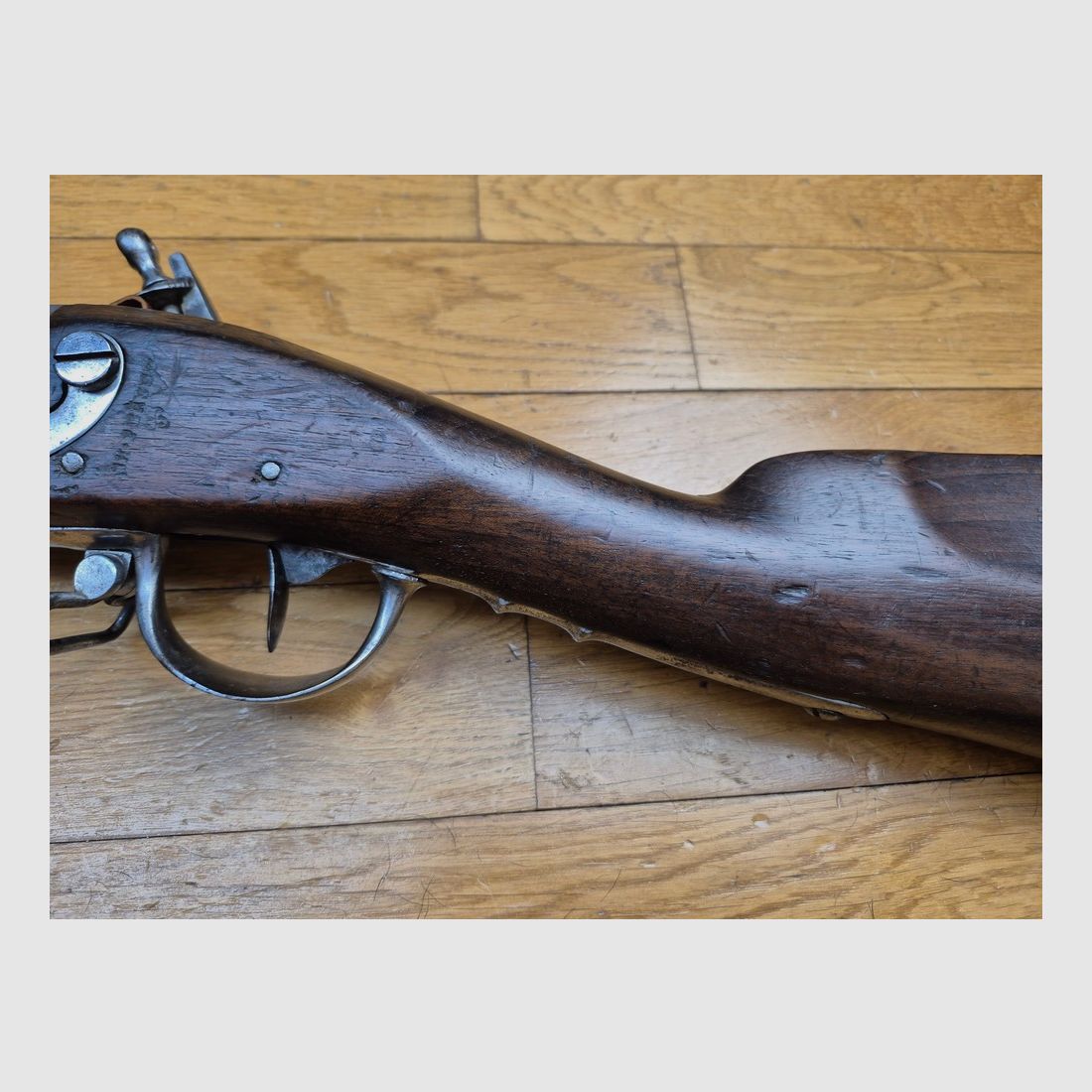 Sehr schönes Gewehr 1777 modifiziert AN IX – Sehr seltene Herstellung von 1807 (vor Russland) – Kaiserliche Manufaktur von St-Étienne – Homogene Stempel – Sehr schönes Holz – Ausgezeichneter Lauf – Rute nach Modell – Seltenes Zustand für eine seltene Waffe – TBE++, Bild 34 von 47