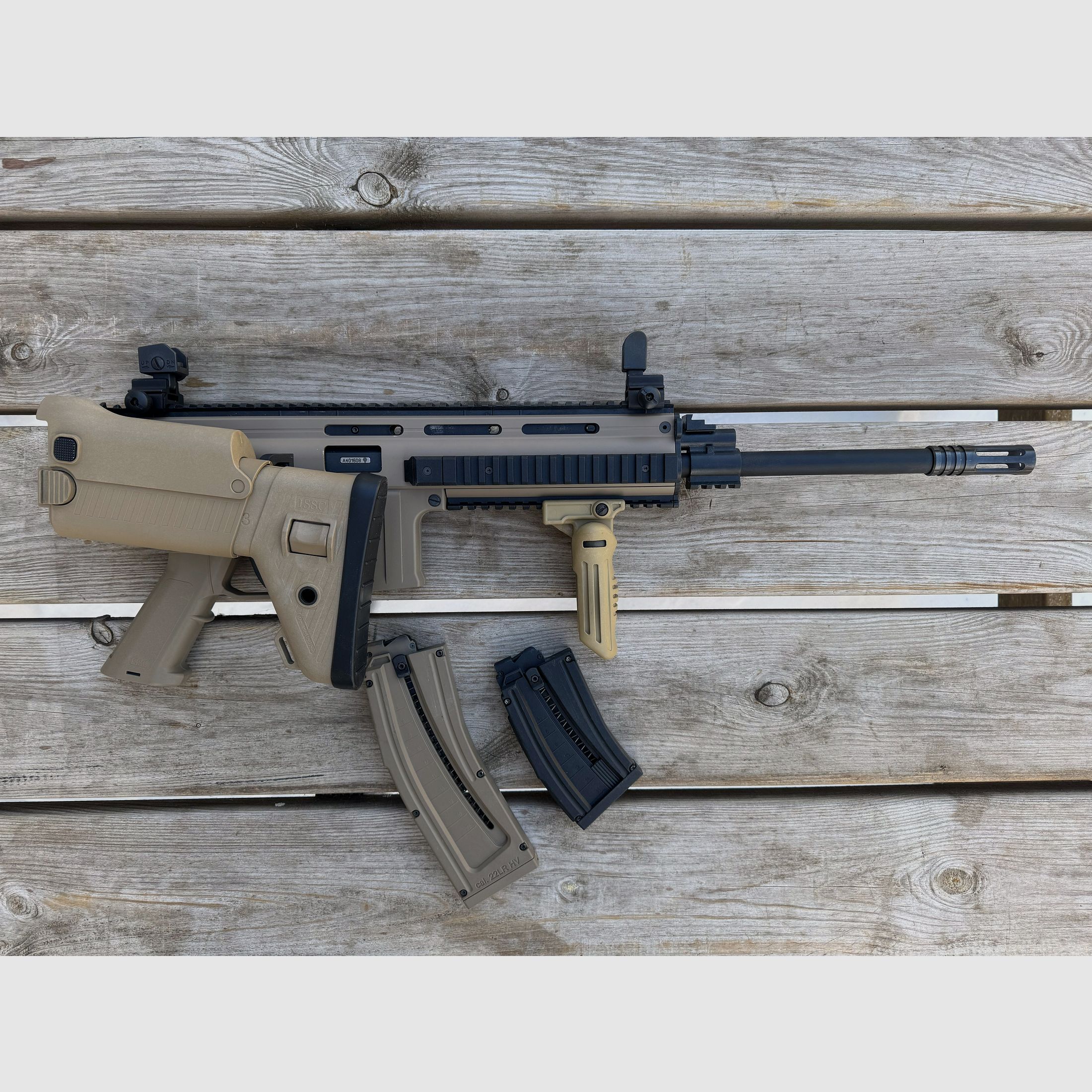 Zelfladende geweer, ISSC MK22 woestijn standaard MFD, .22lr.